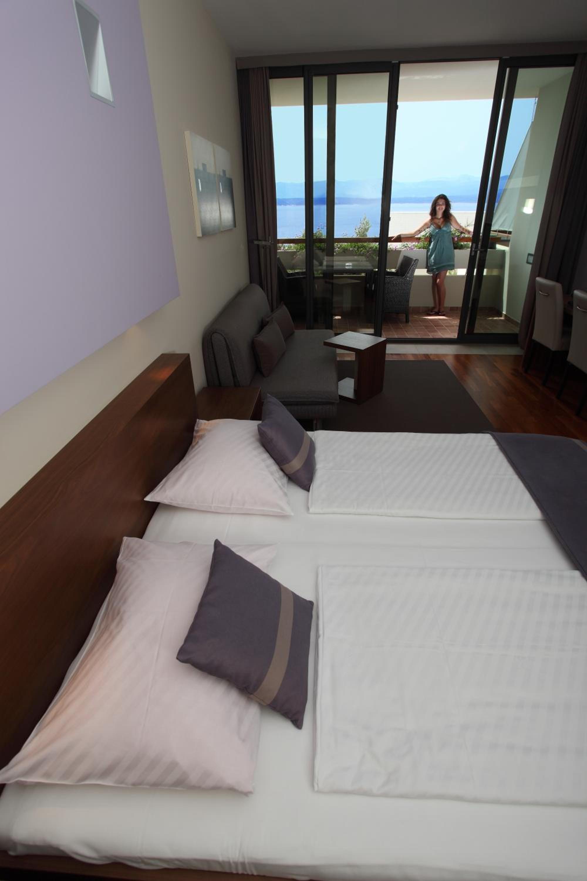 Junior Suite with Sea View - Photo 3