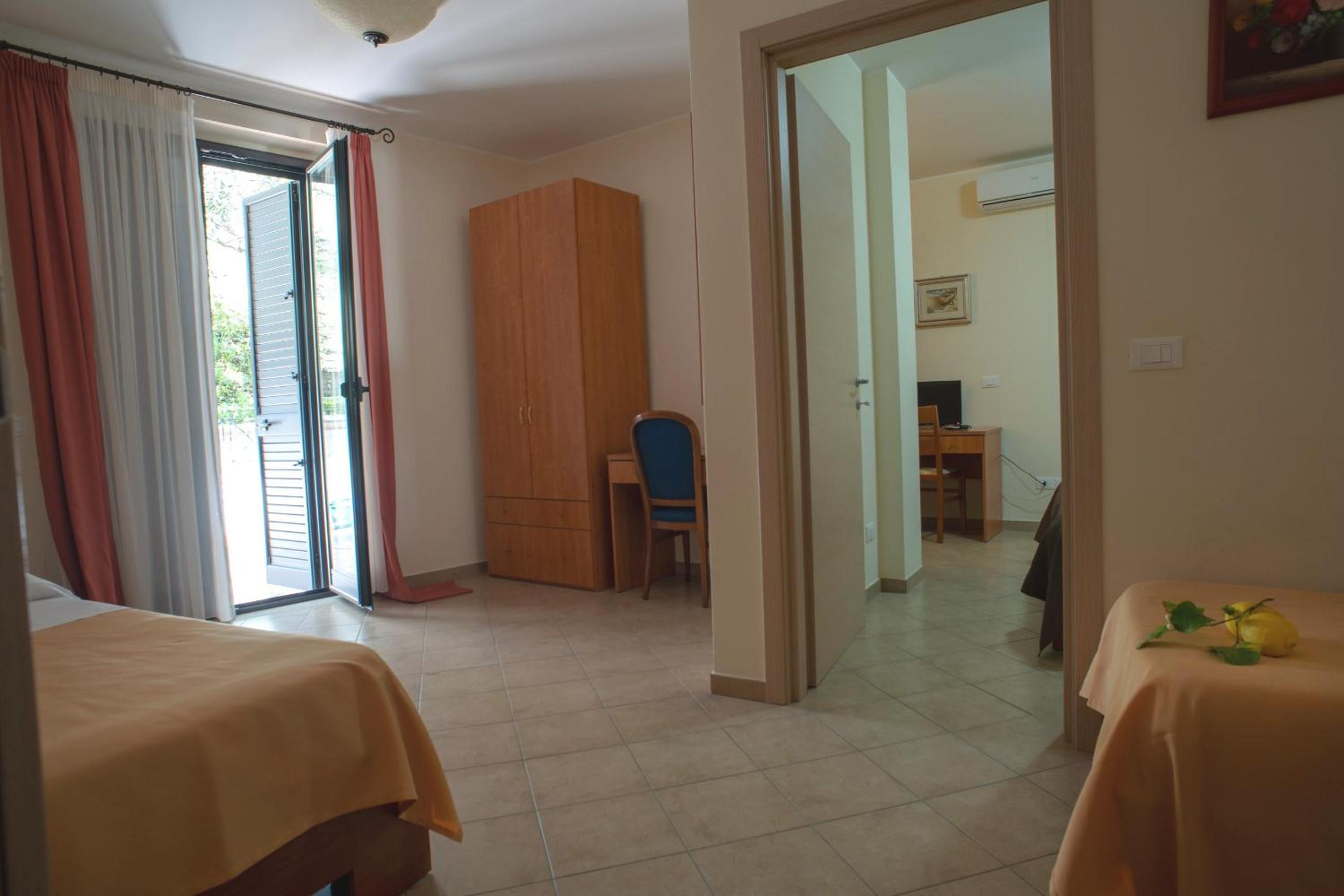 Two Connecting Double Rooms photo 1