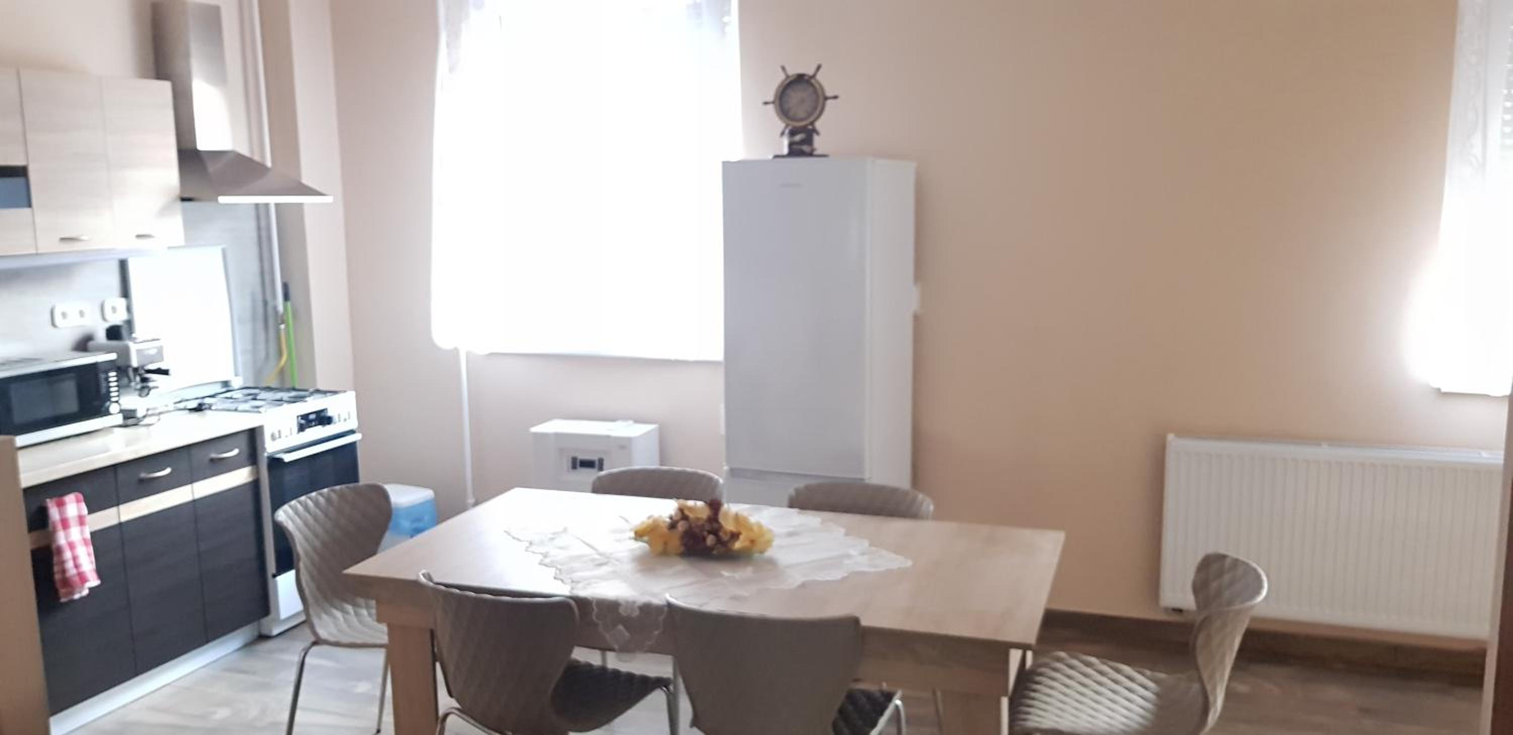 Two-Bedroom Apartment - Photo 9