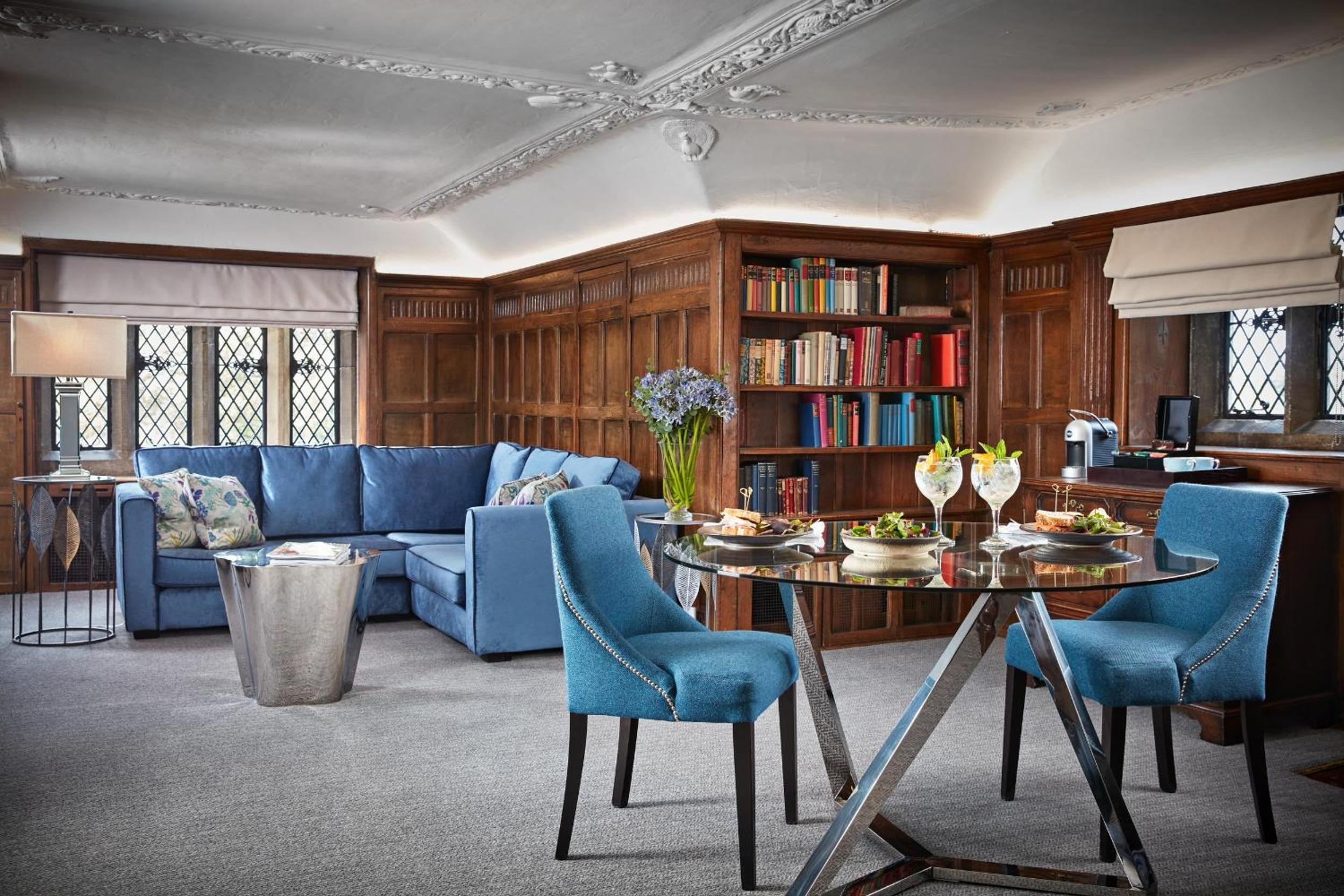 Deluxe King Suite photo 1