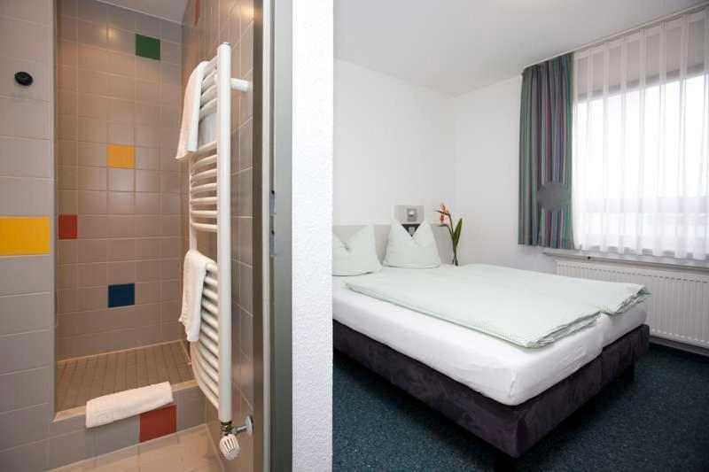 Twin Room - Photo 1
