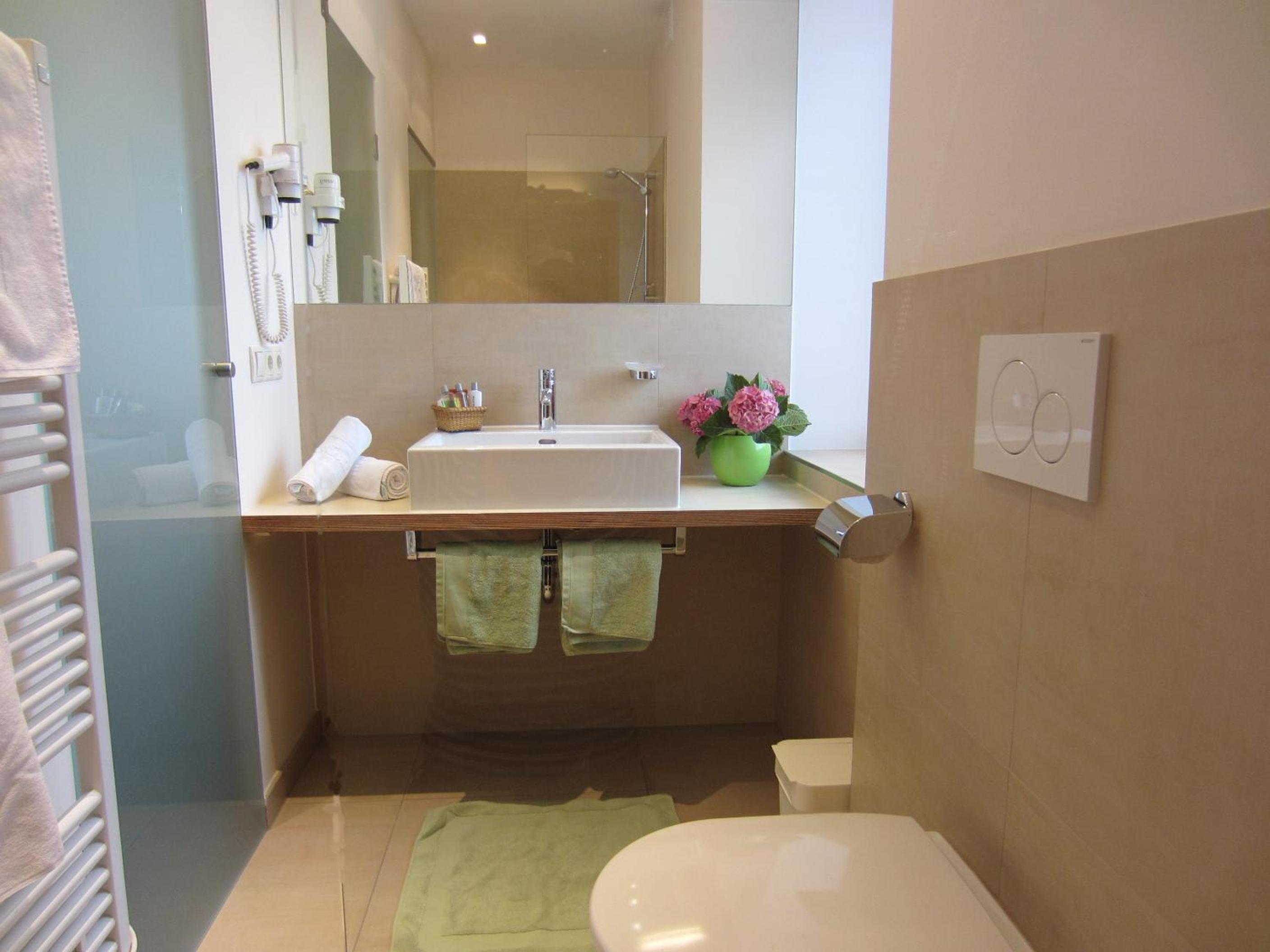 Double Room - Photo 10