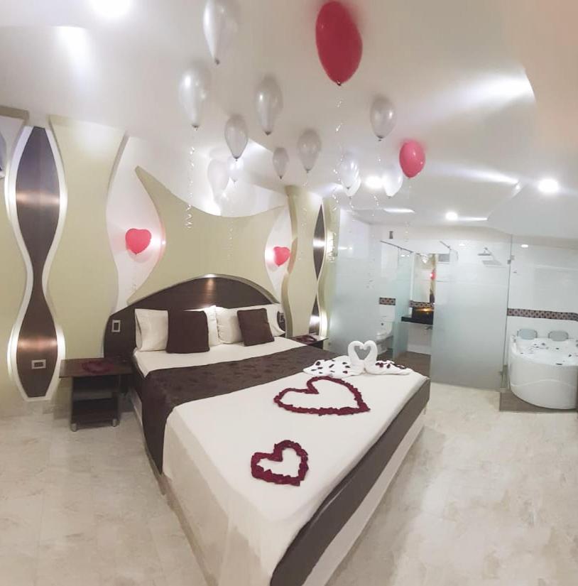 Queen Suite with Spa Bath