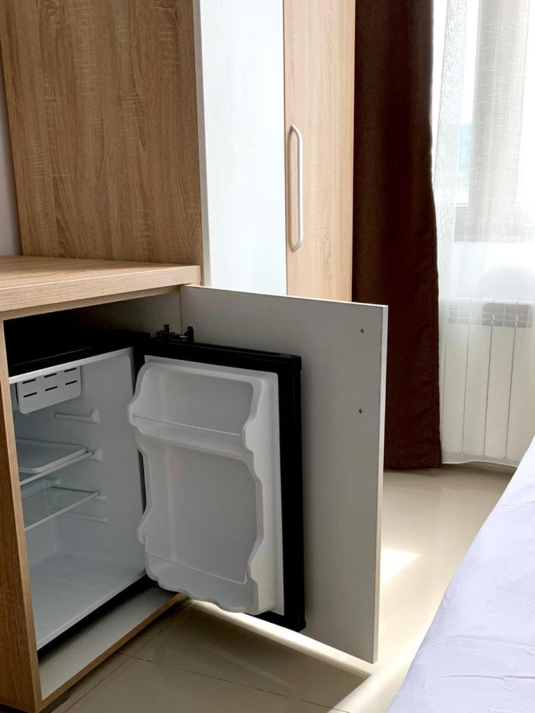 Double Room with Private Bathroom - Photo 24