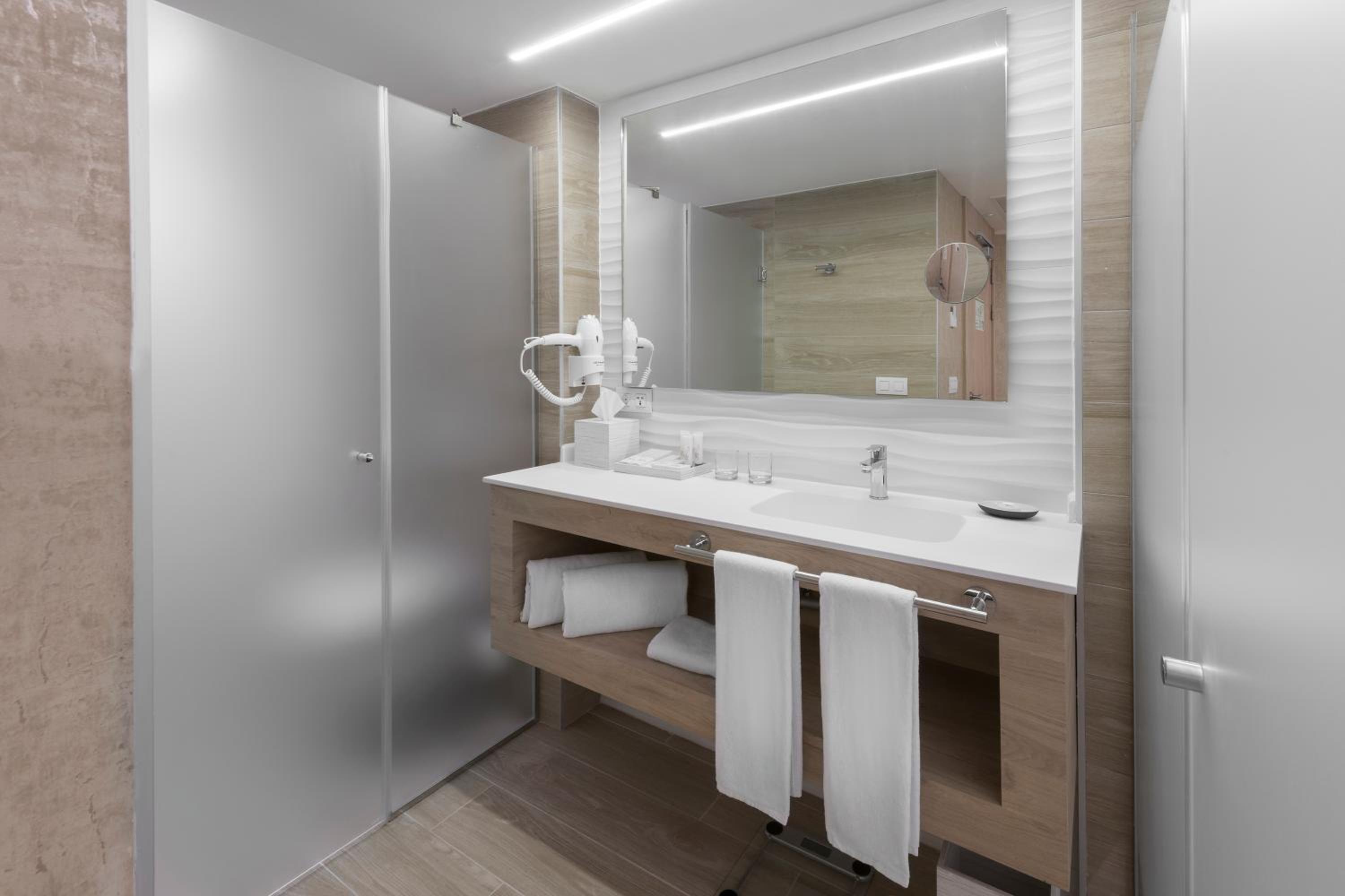 Junior Suite with Sea View - Photo 5