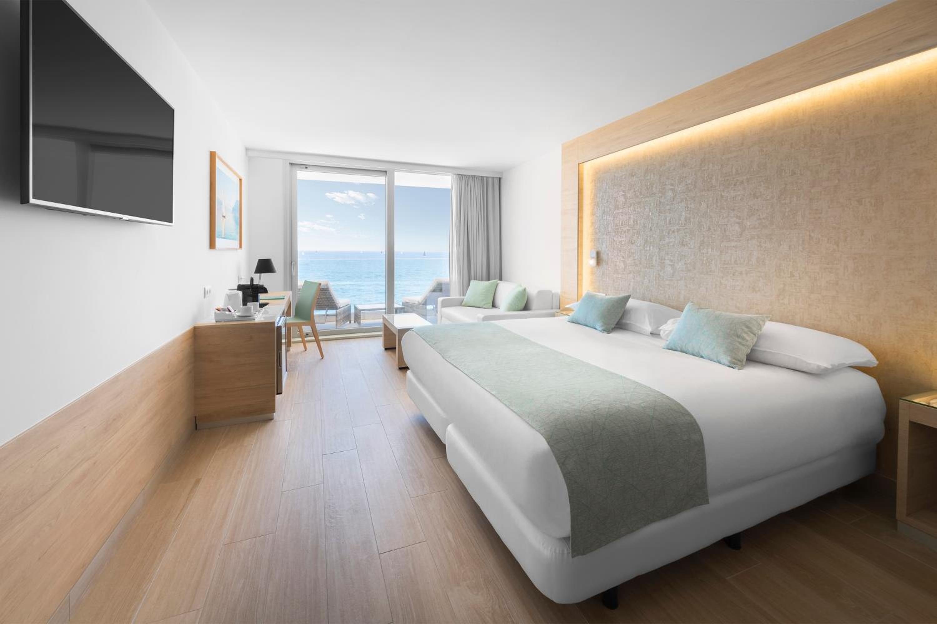 Junior Suite with Sea View - Photo 4