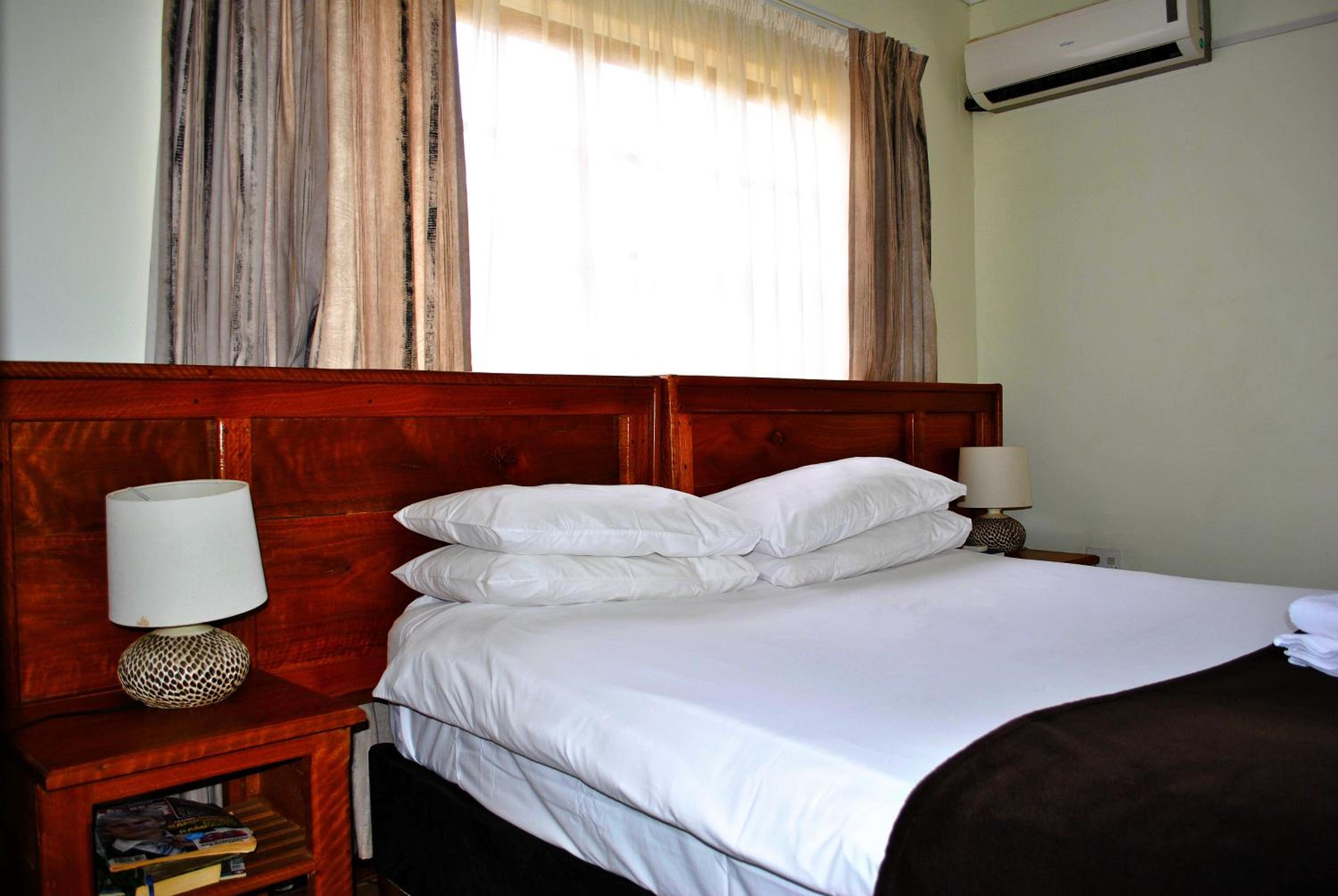 Two-Bedroom Cottage - Photo 1
