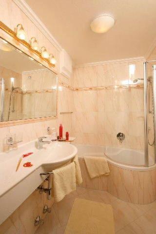 Family Suite (2 Adults + 2 Children) photo 2