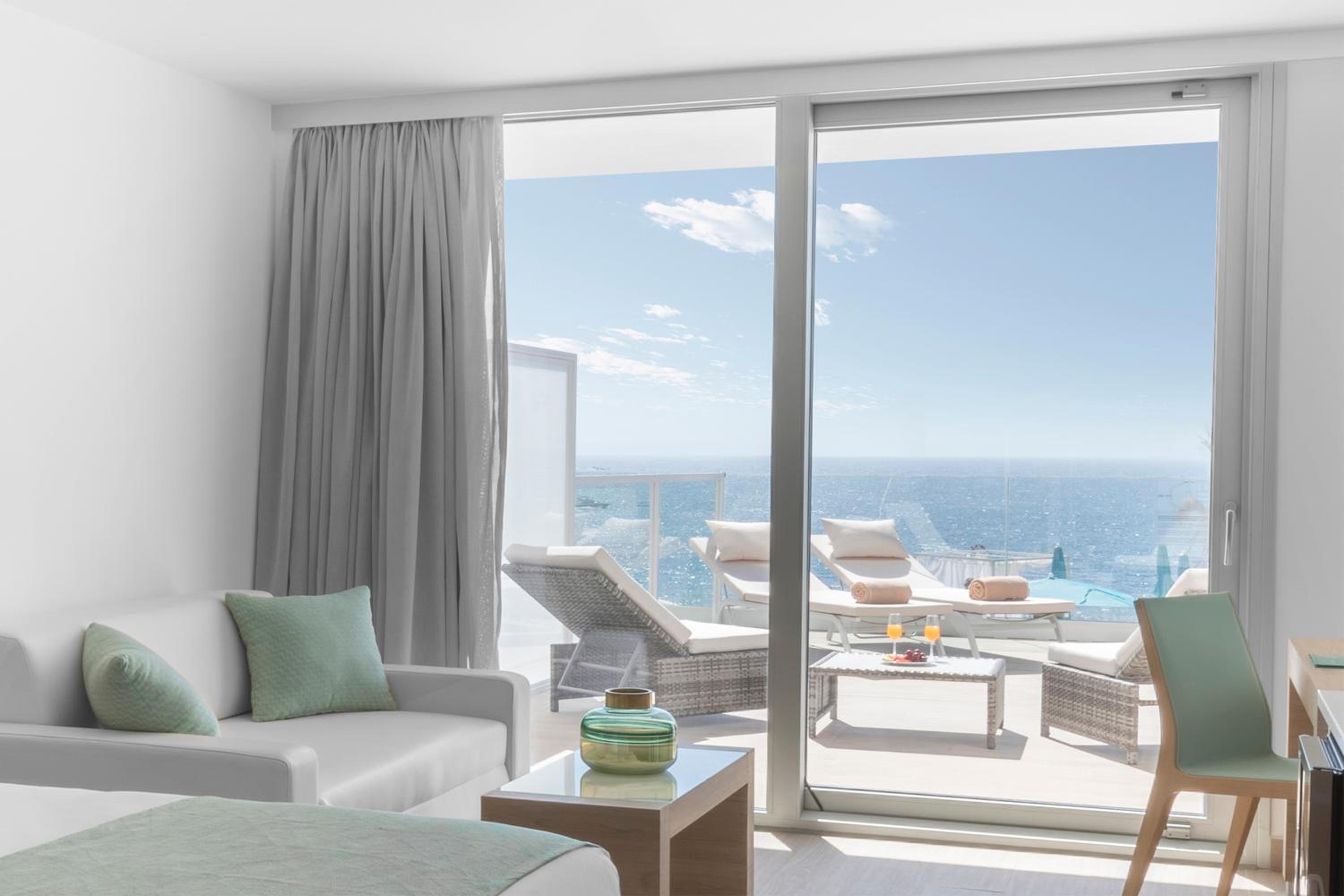 Double Prestige Neptuno - Sea View (2 Adults)	 photo 2