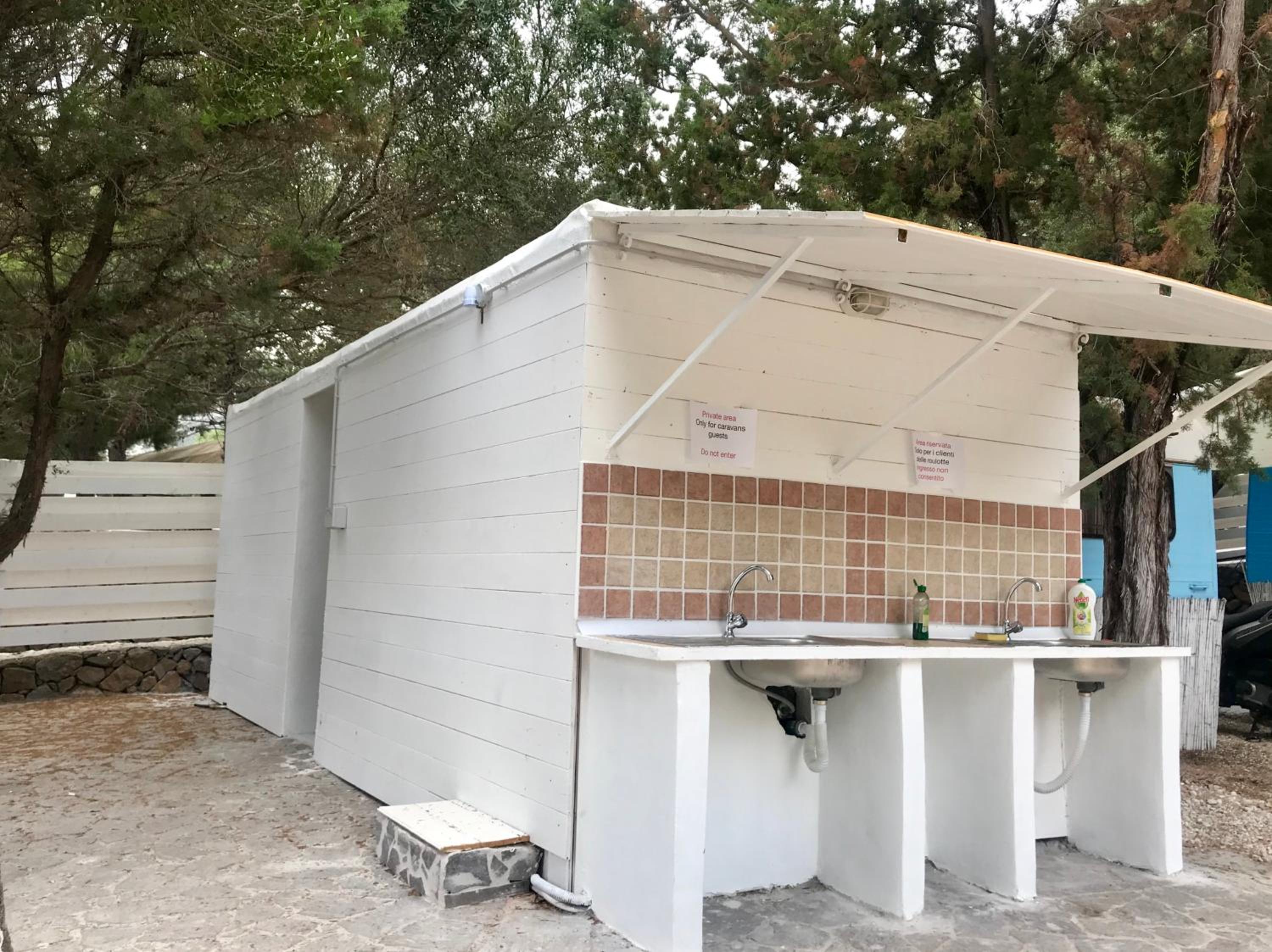 Caravan with Private External Bathroom