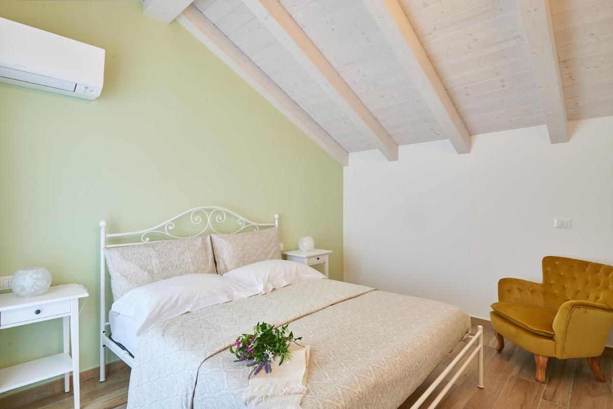 Double Room - Photo 5
