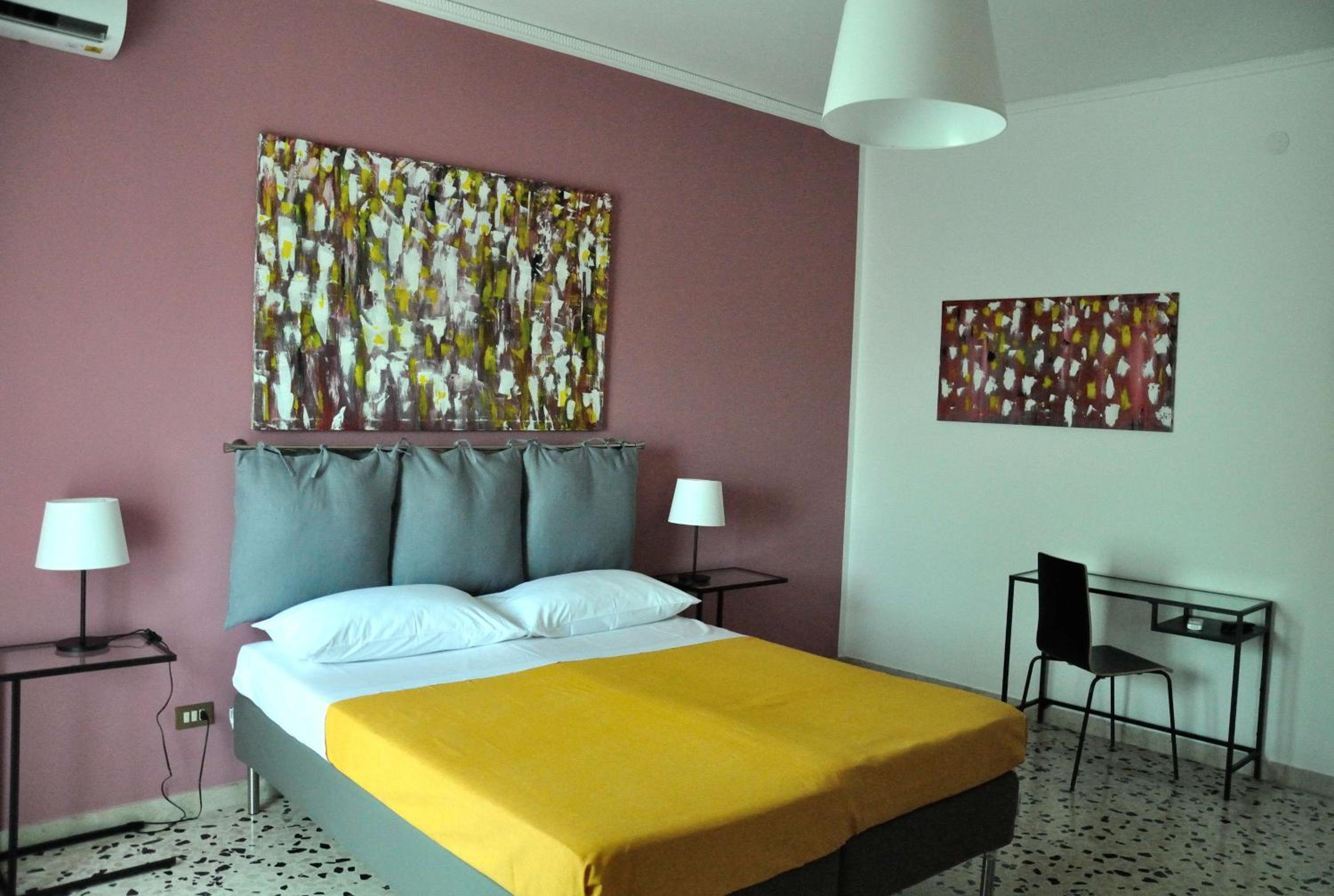 Two-Bedroom Apartment - Photo 19