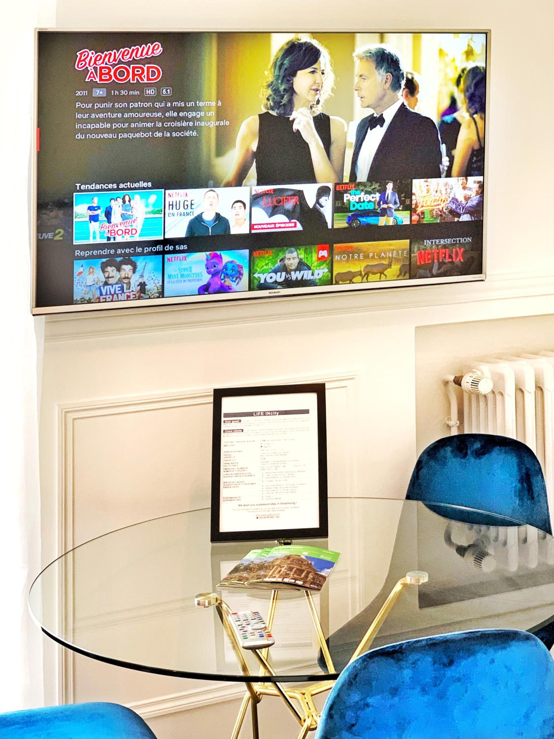 Deluxe Family Suite - Photo 8