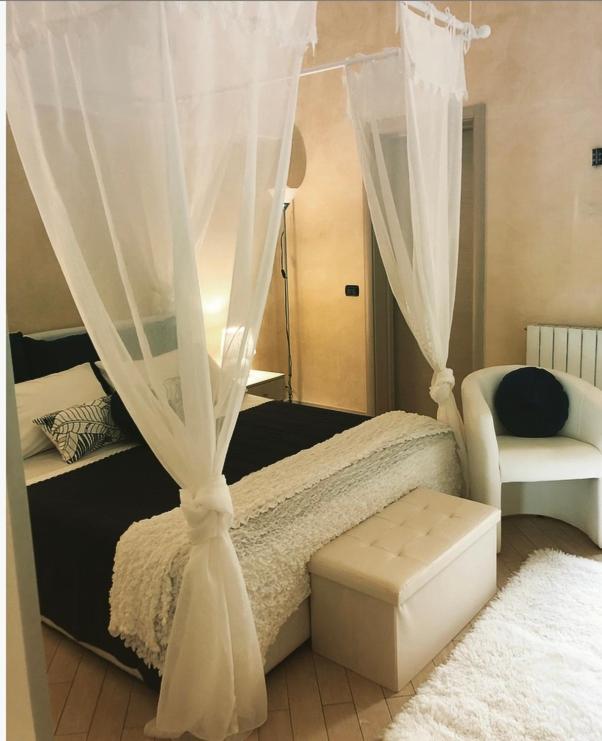 One-Bedroom House - Photo 17