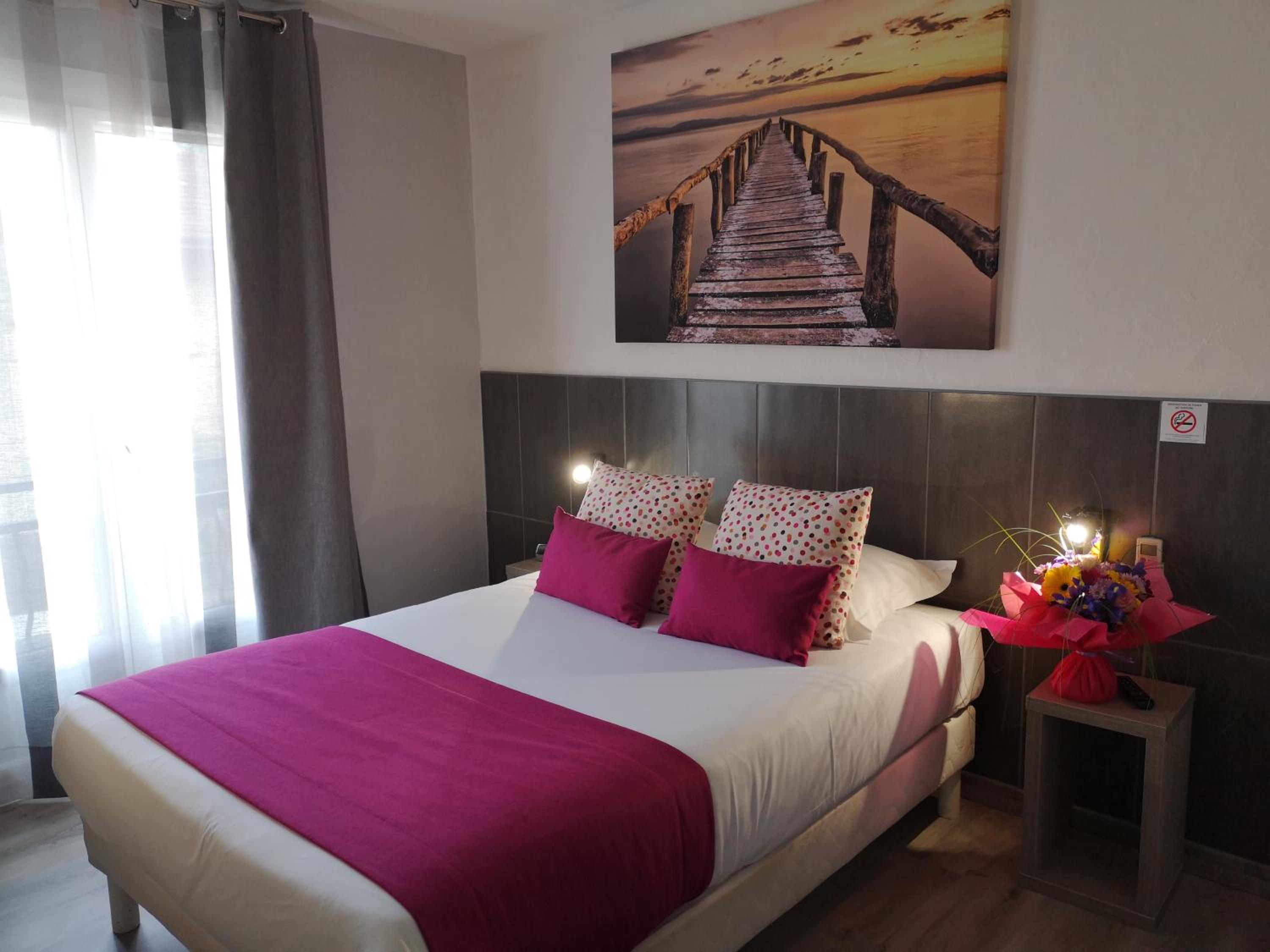 Double Room - Photo 9