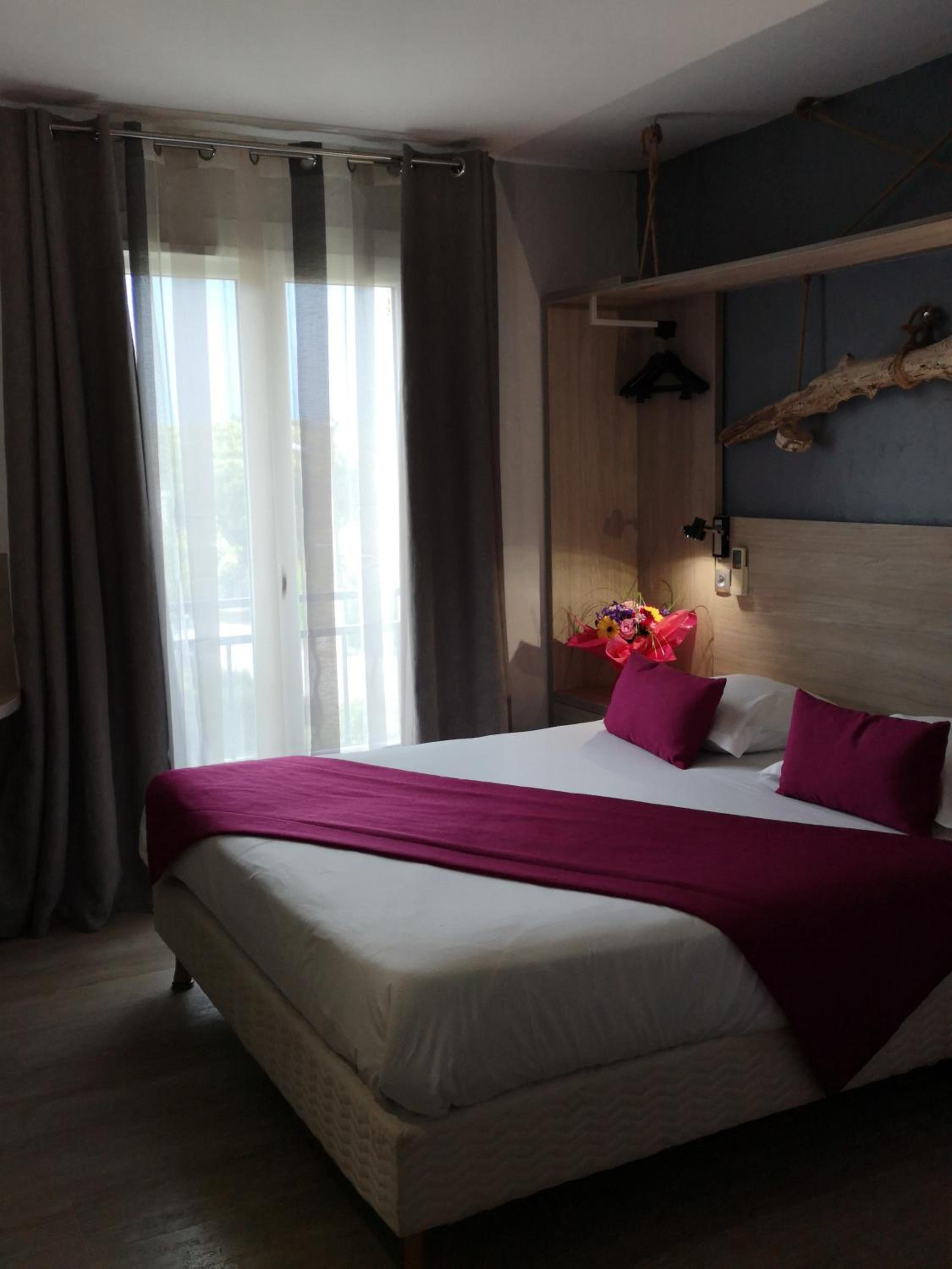 Double Room - Photo 7