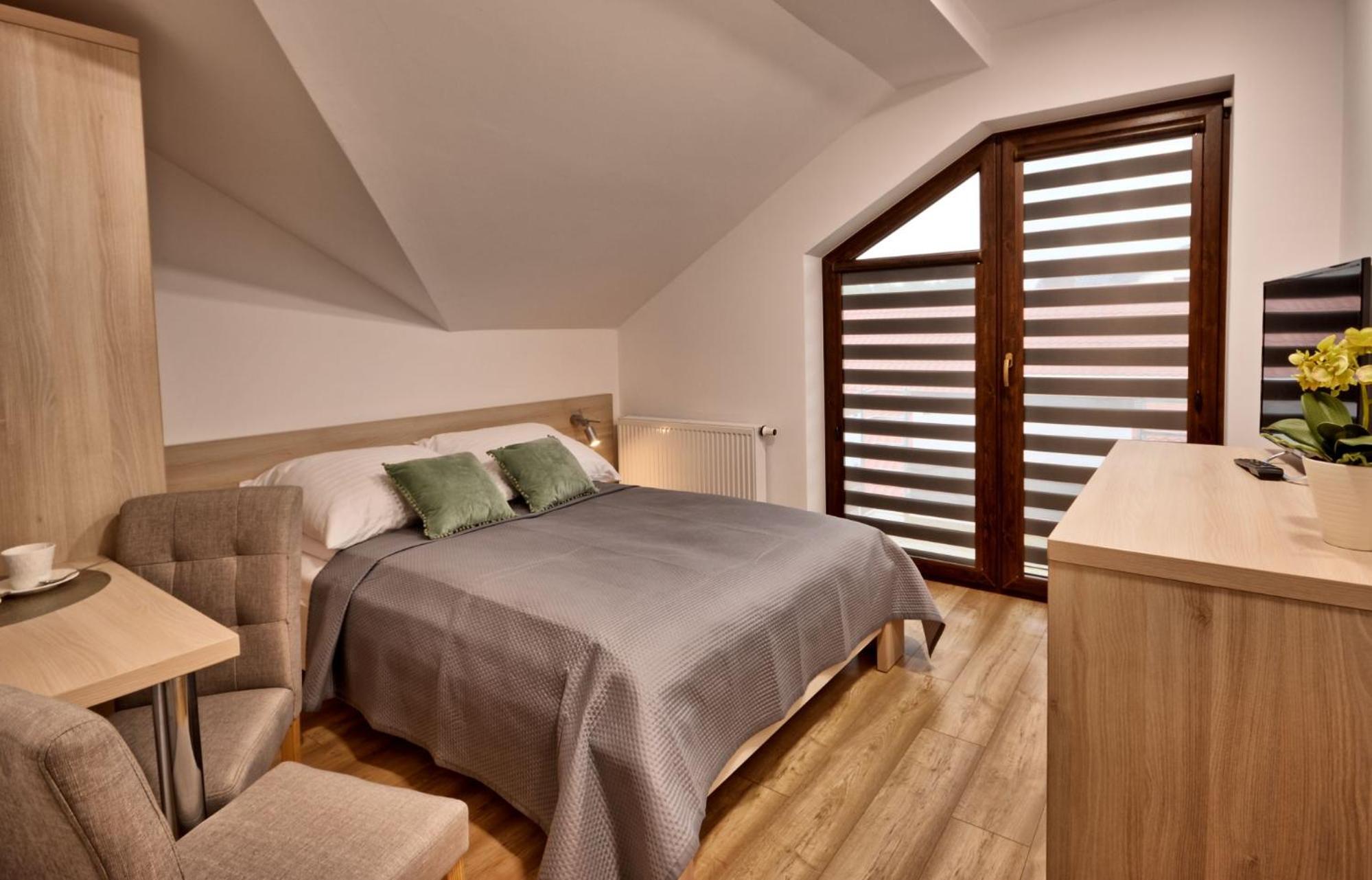 Small Double Room photo 1