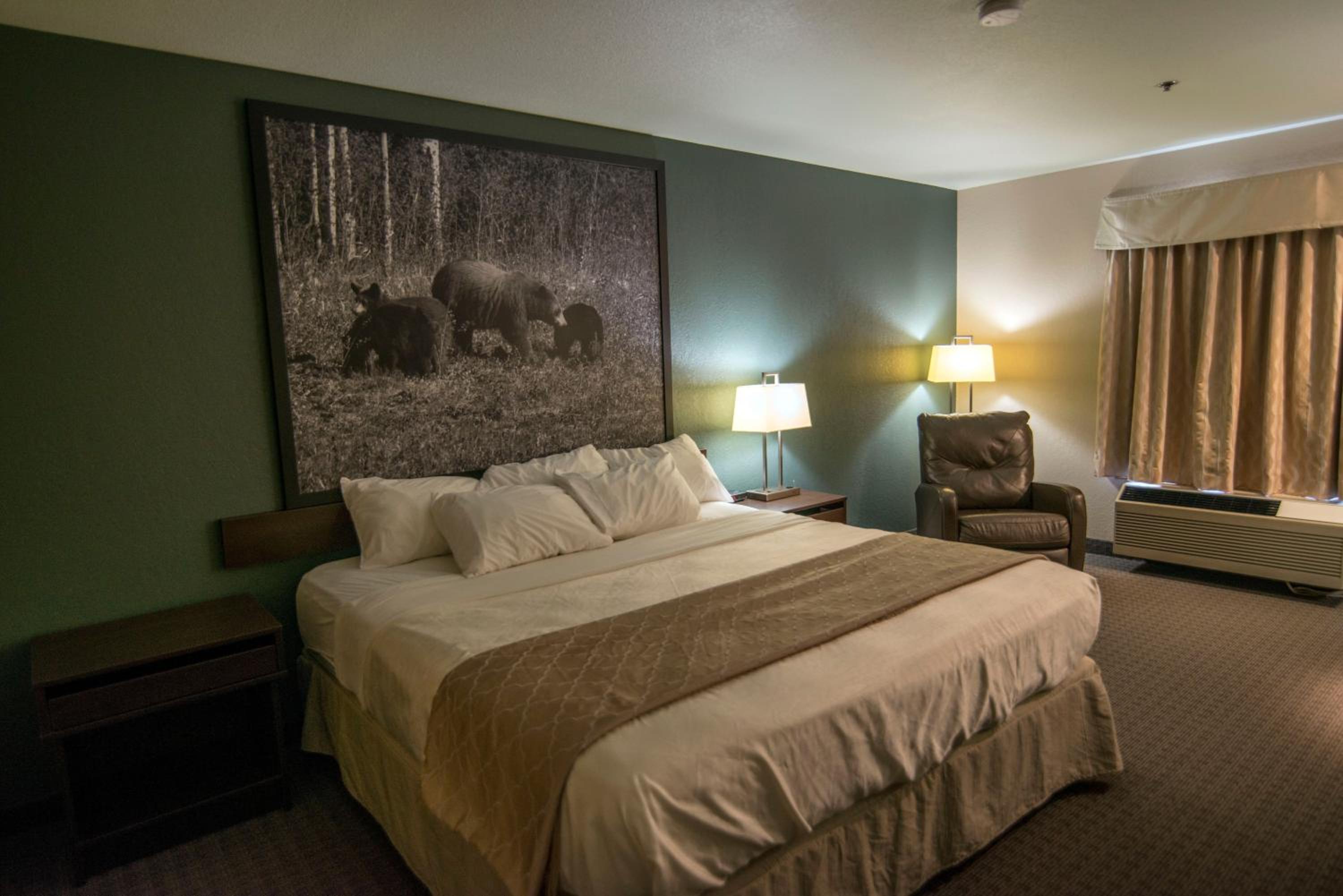 King Room - Non-Smoking photo 2