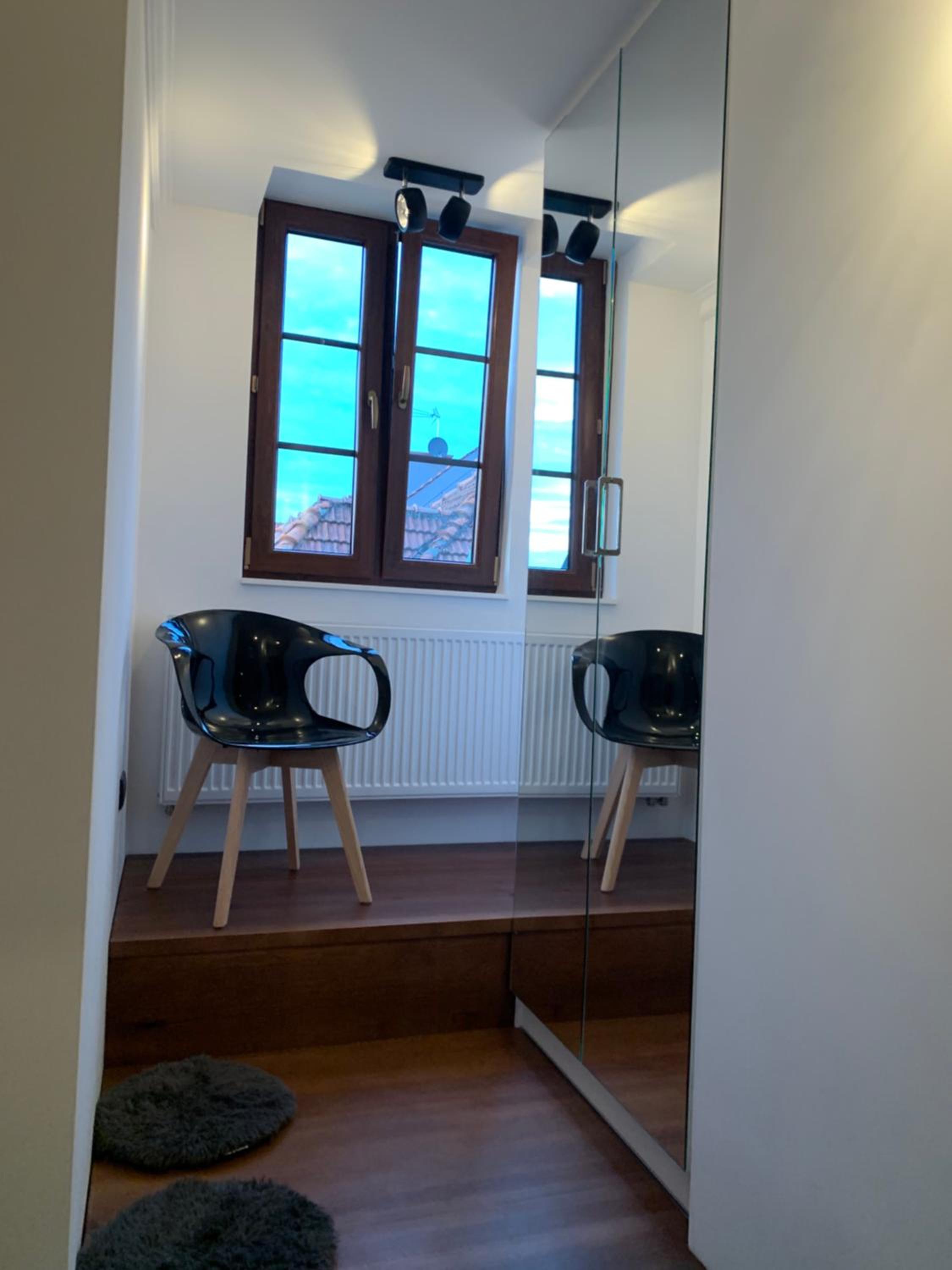 One-Bedroom Apartment - Photo 6