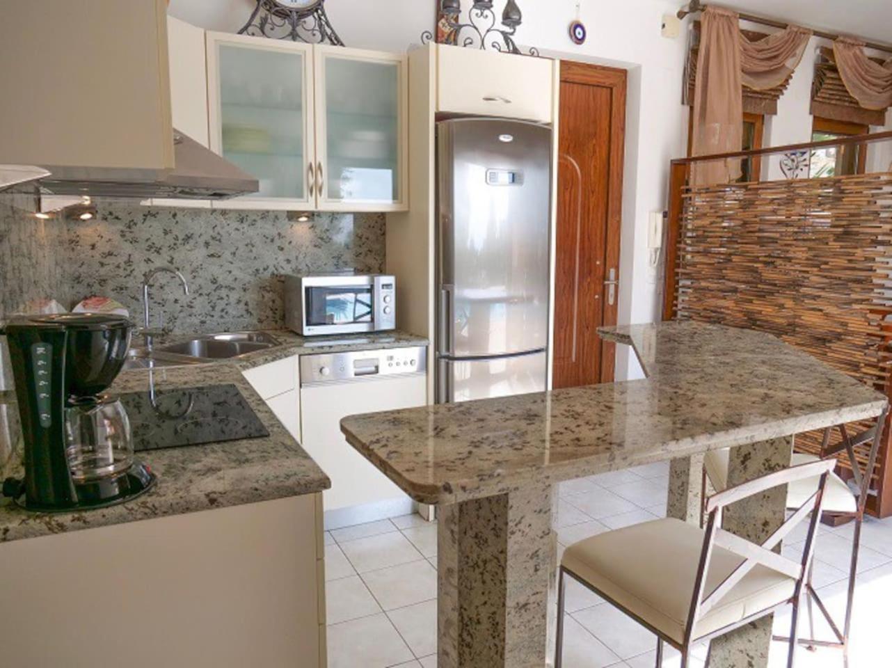Villa photo 2