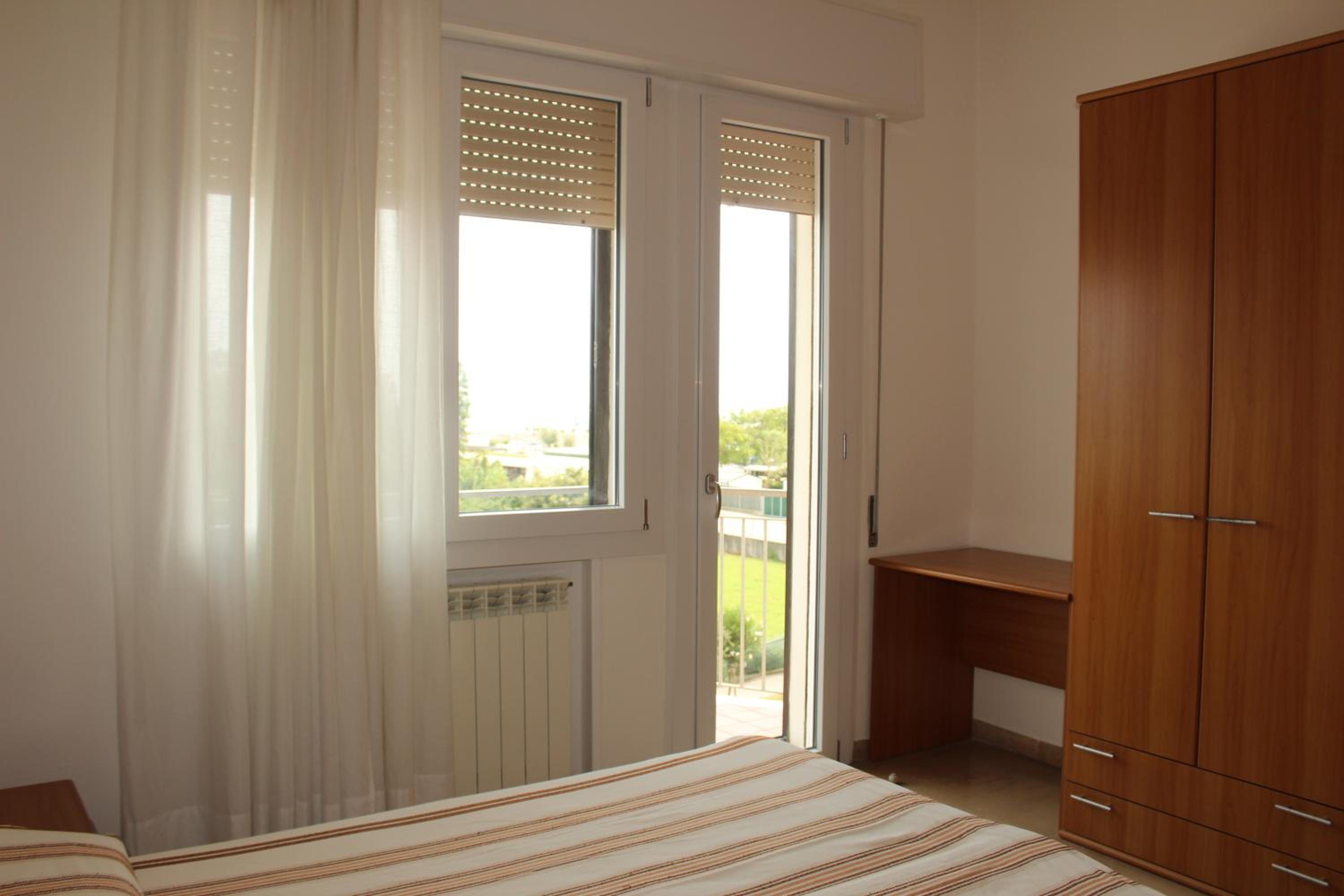 Double or Twin Room with Balcony and Sea View photo 2