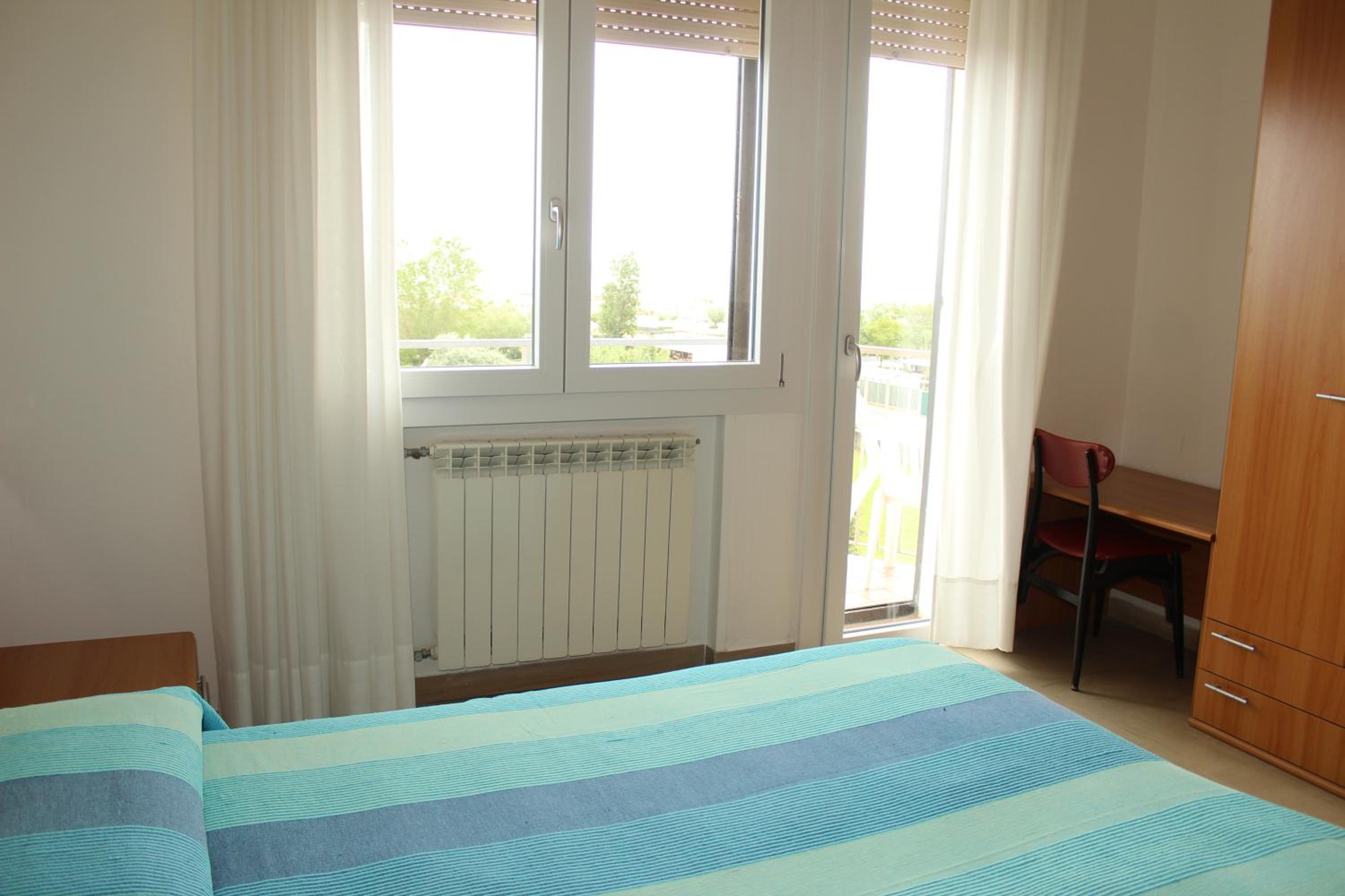 Double or Twin Room with Balcony and Sea View photo 3