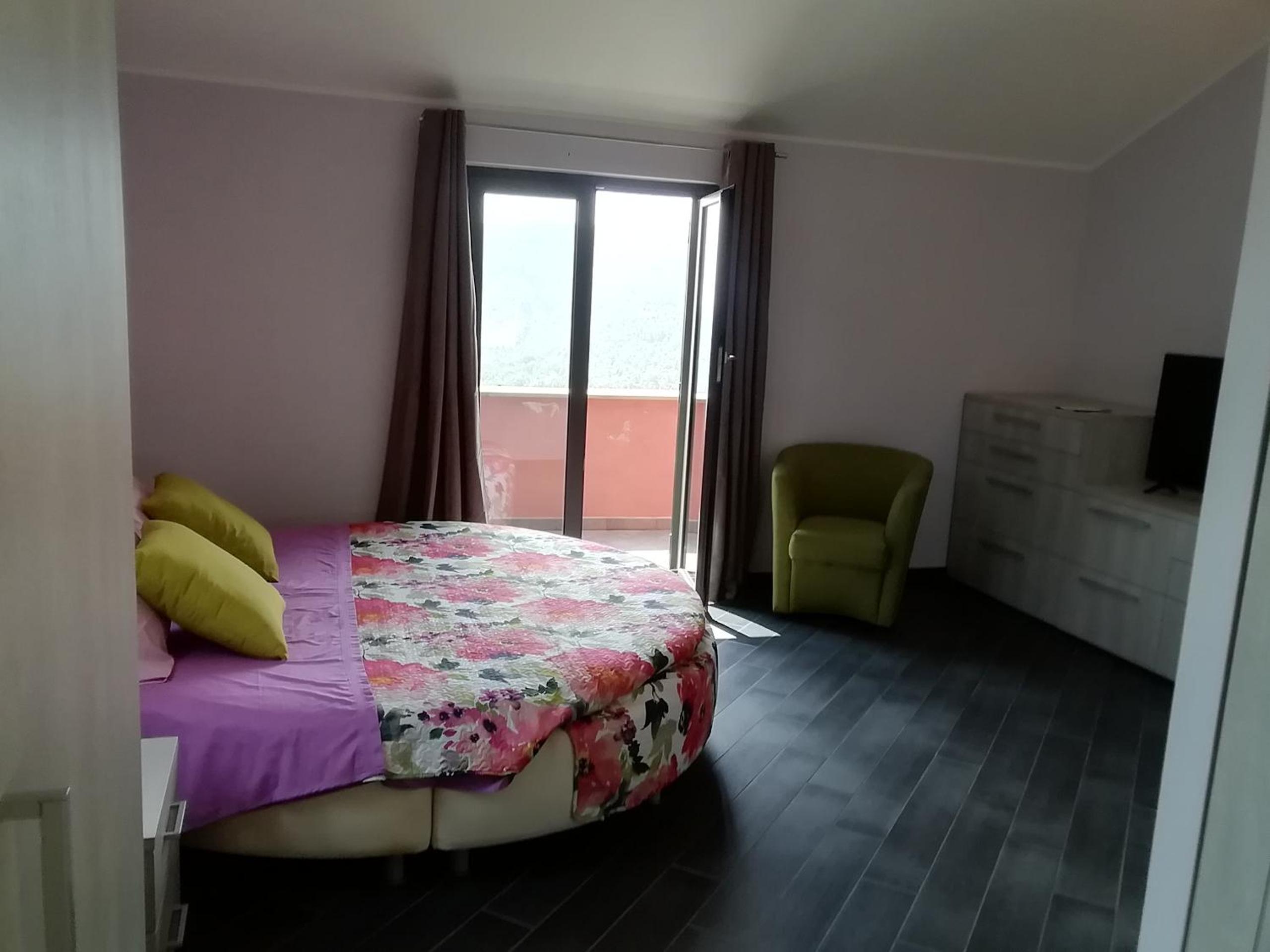 Deluxe Double Room with Sea View - Photo 10