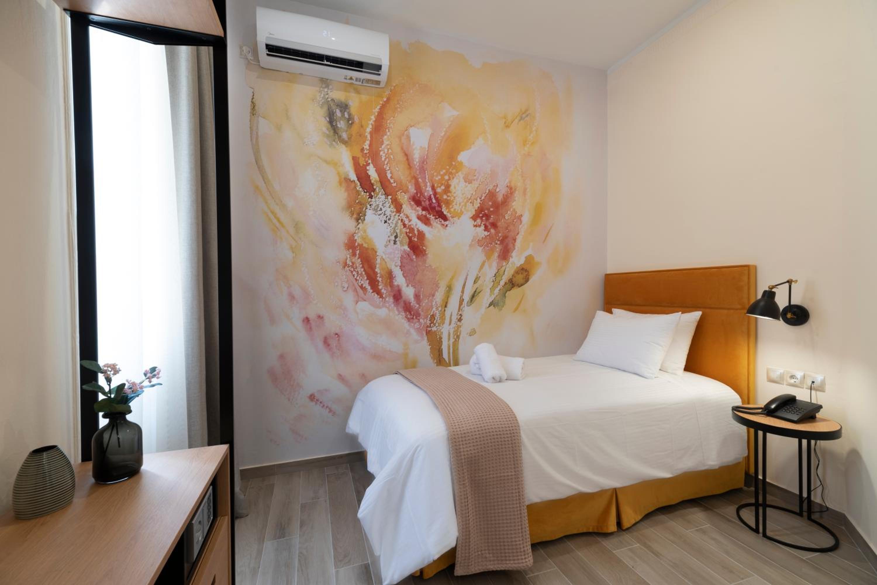 Market Twin Room with Balcony photo 2