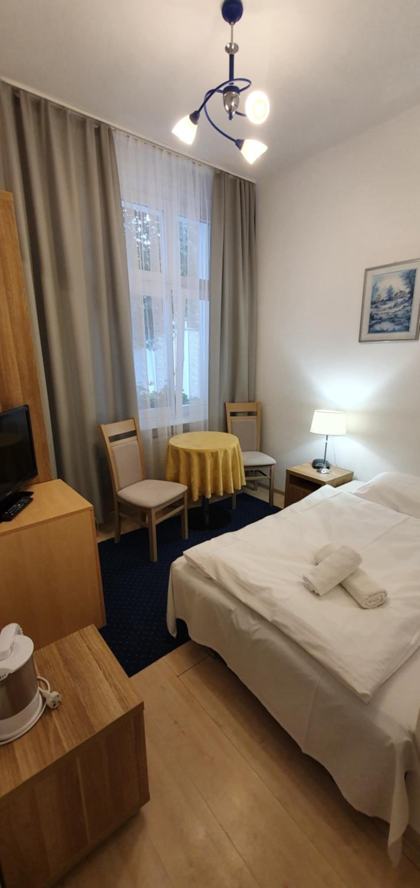 Single Room with Bathroom photo 1