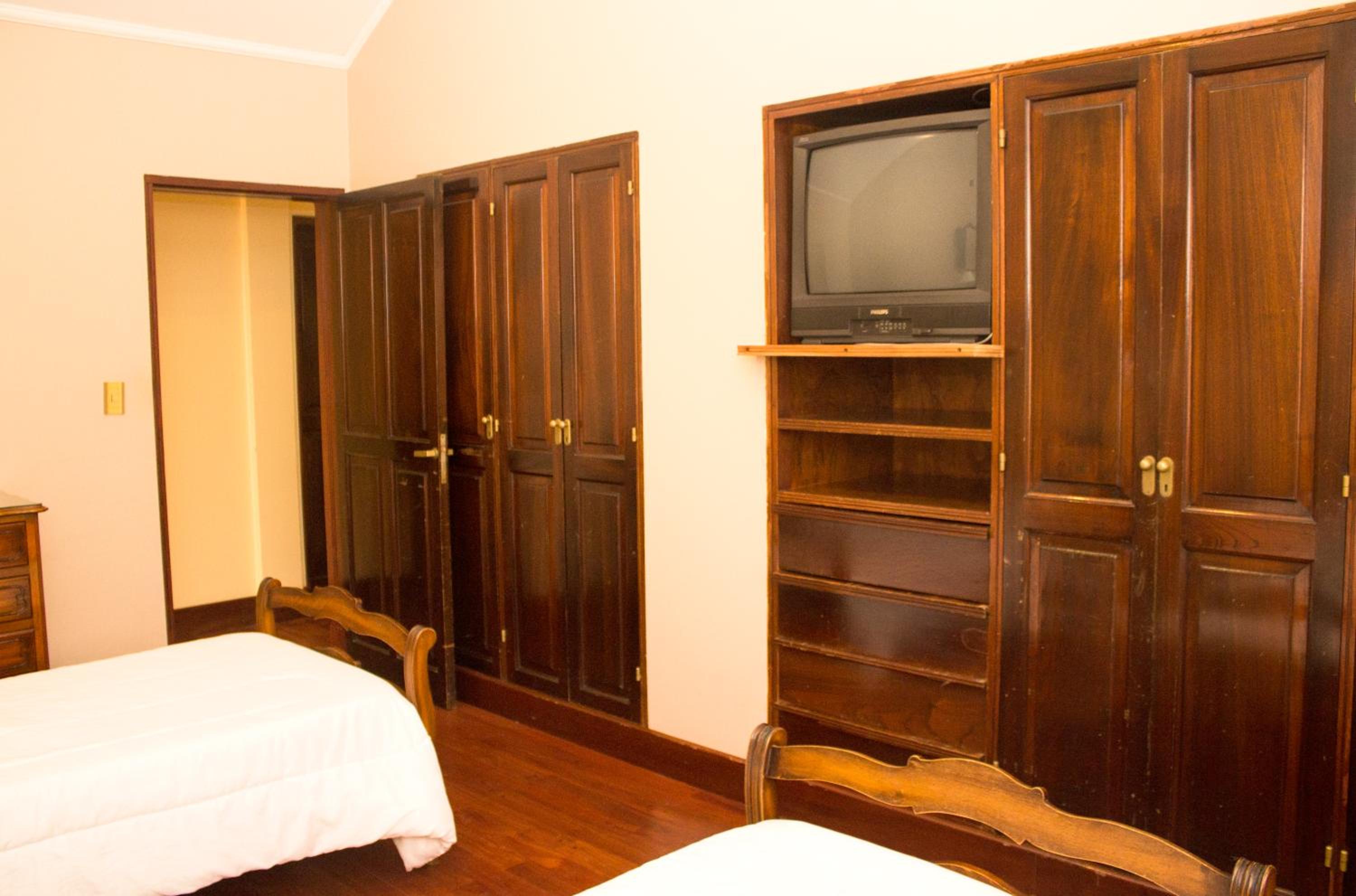 Twin Room with Private External Bathroom photo 1