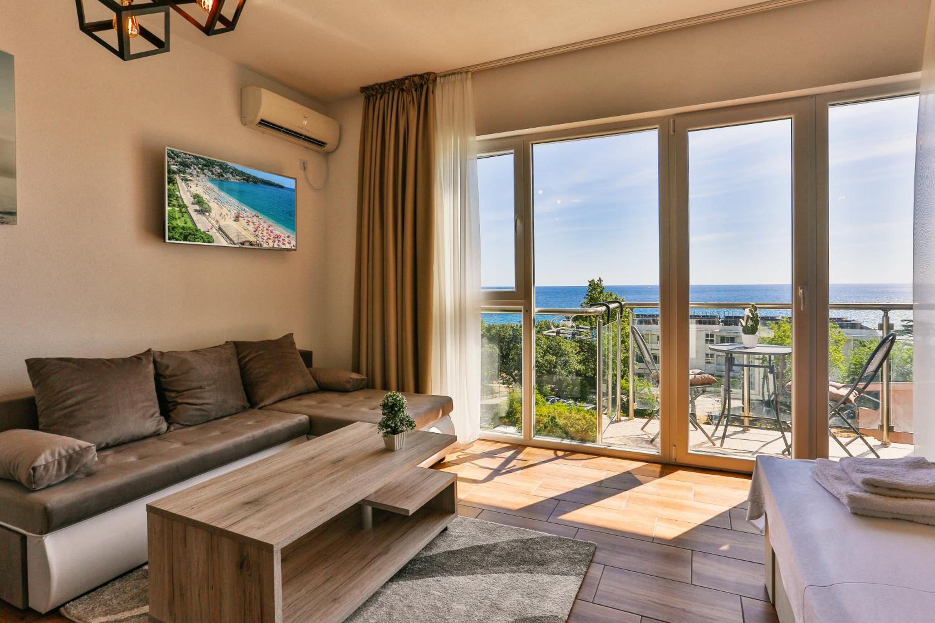 Studio Apartment with Sea View