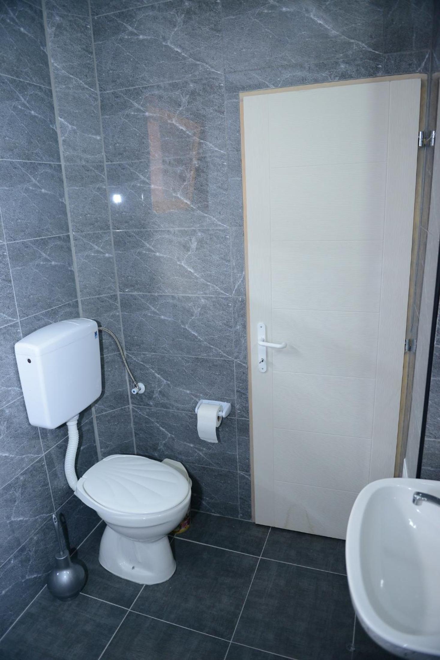 Studio Apartment photo 3