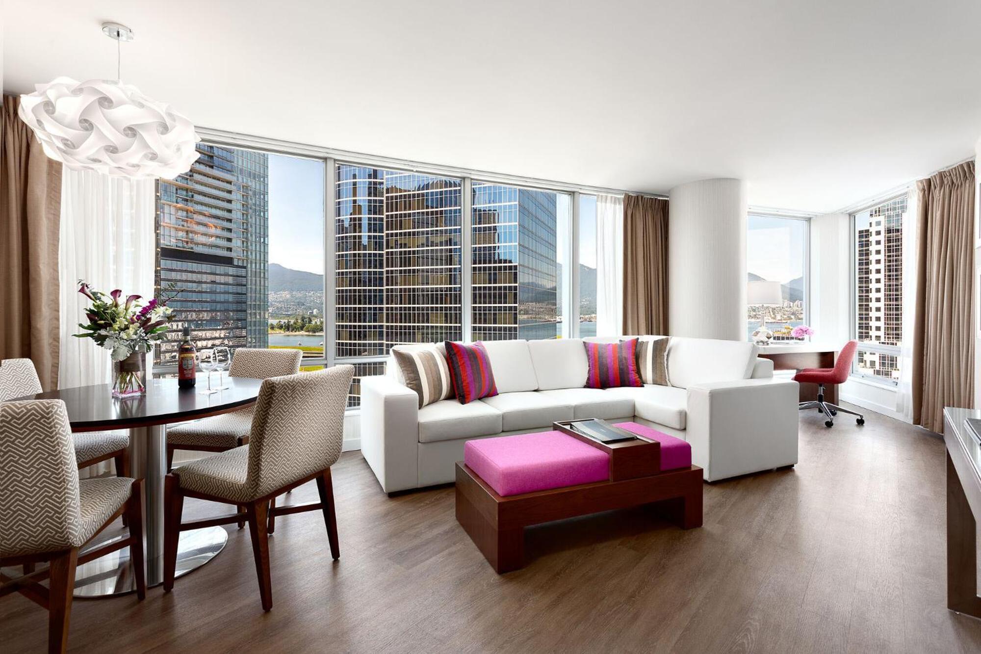 Executive King Suite with Harbor View - Photo 8