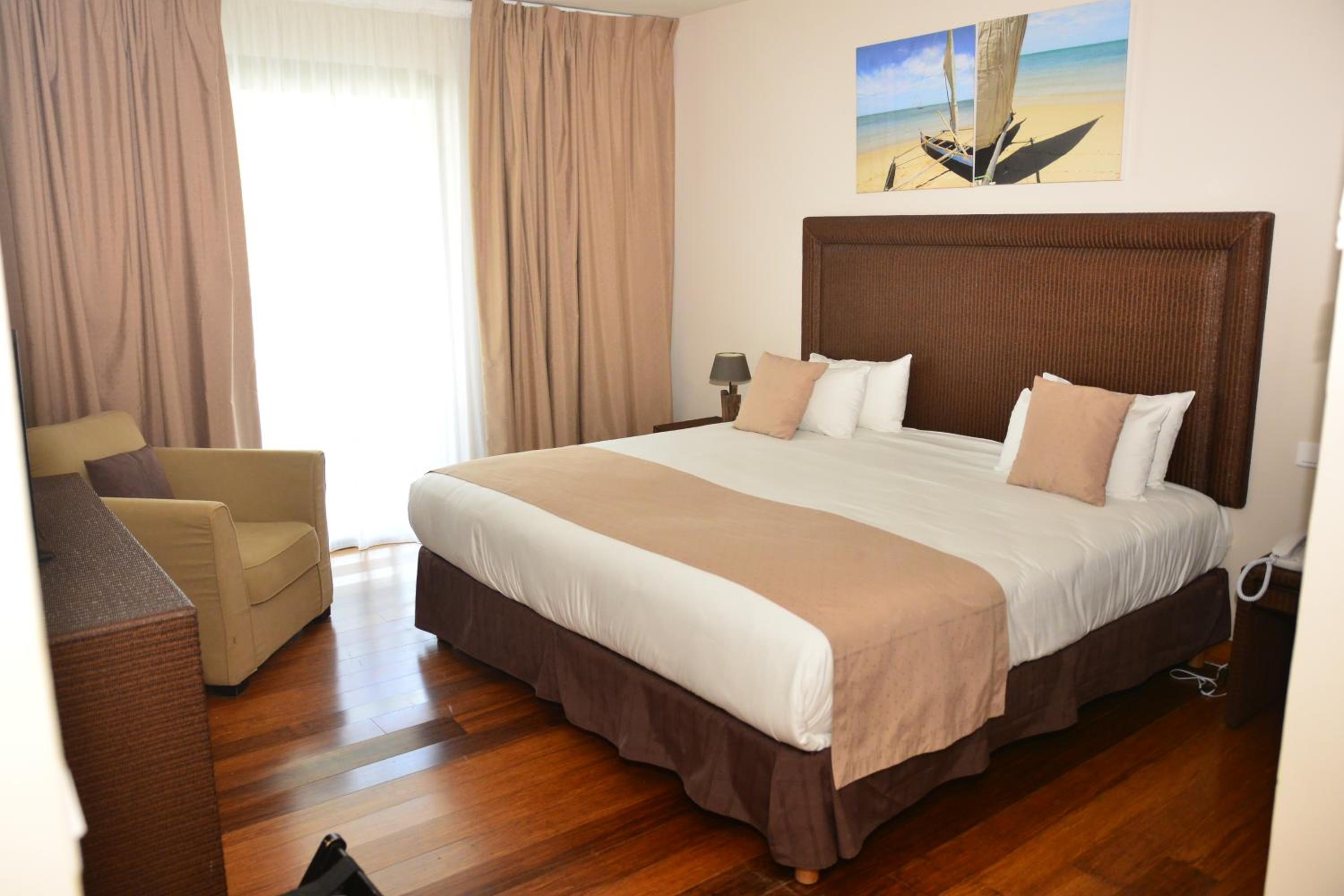 Junior Suite with Terrace - Sea View photo 2