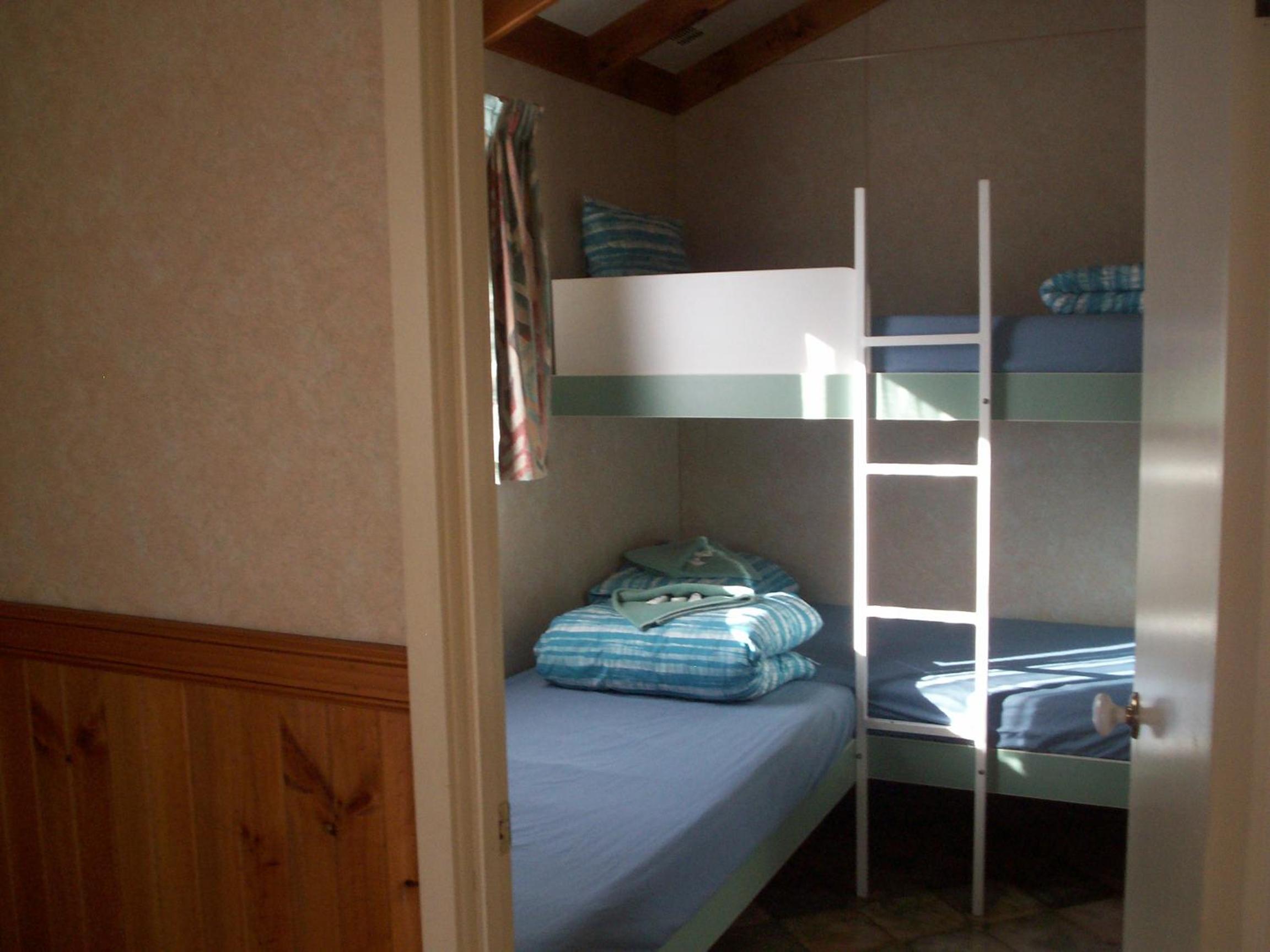 Family Bungalow - Photo 3