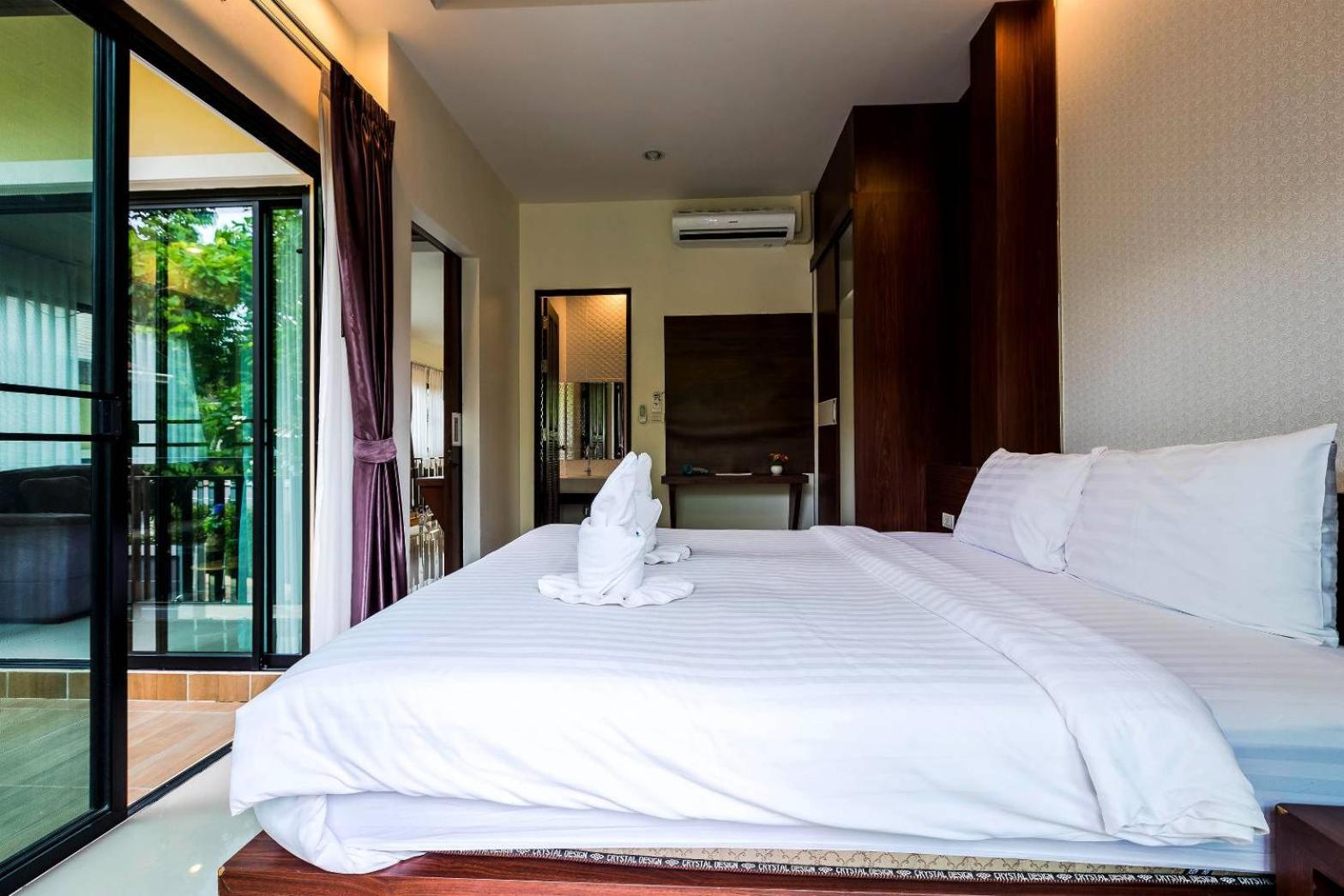 Five-Bedroom Villa photo 3