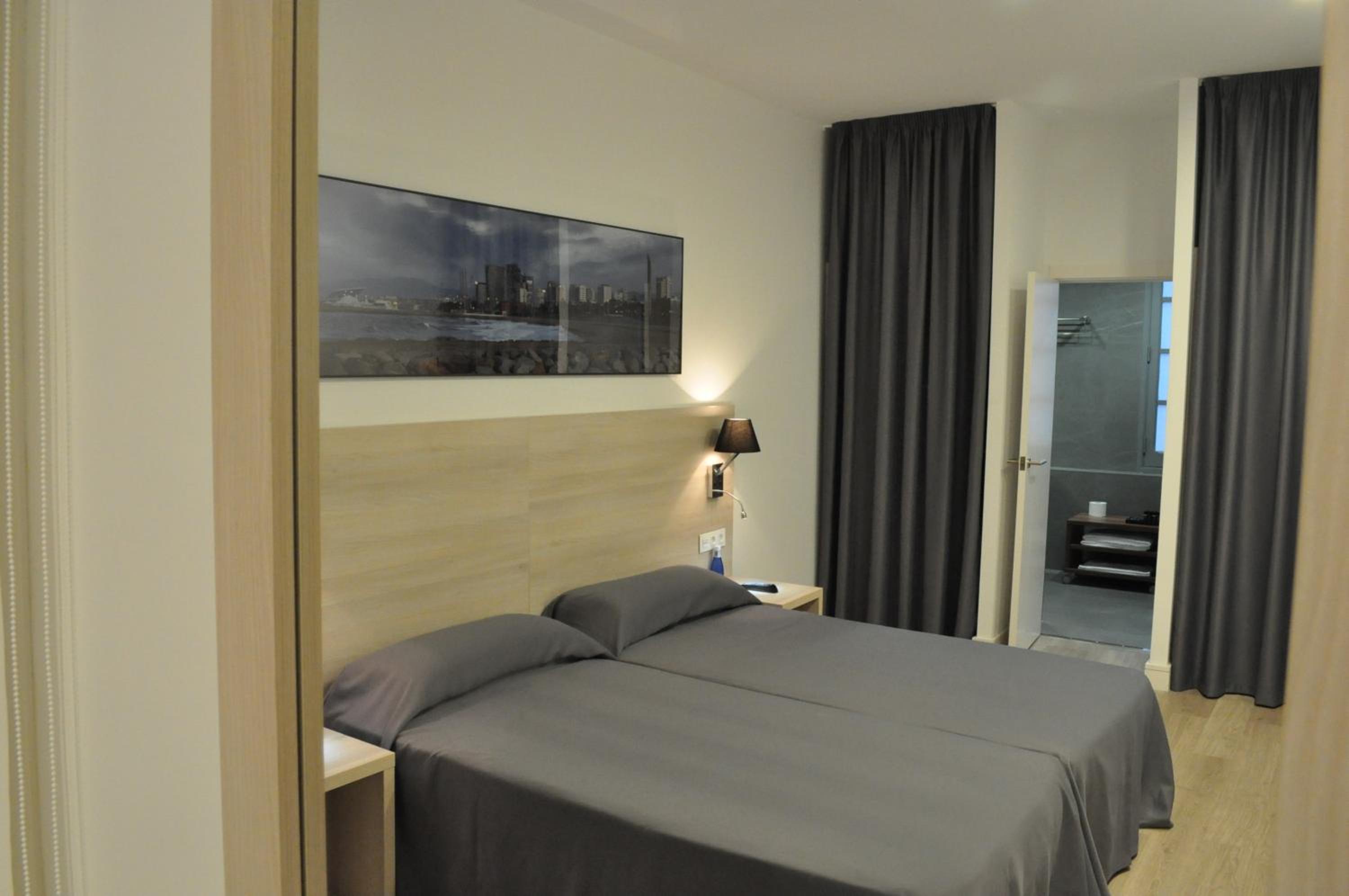 Double or Twin Room photo 3