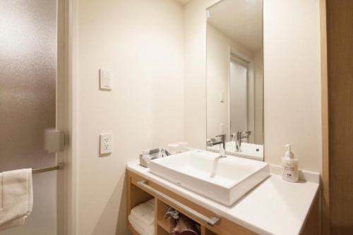 Moderate Twin Room - Non-Smoking - Photo 1