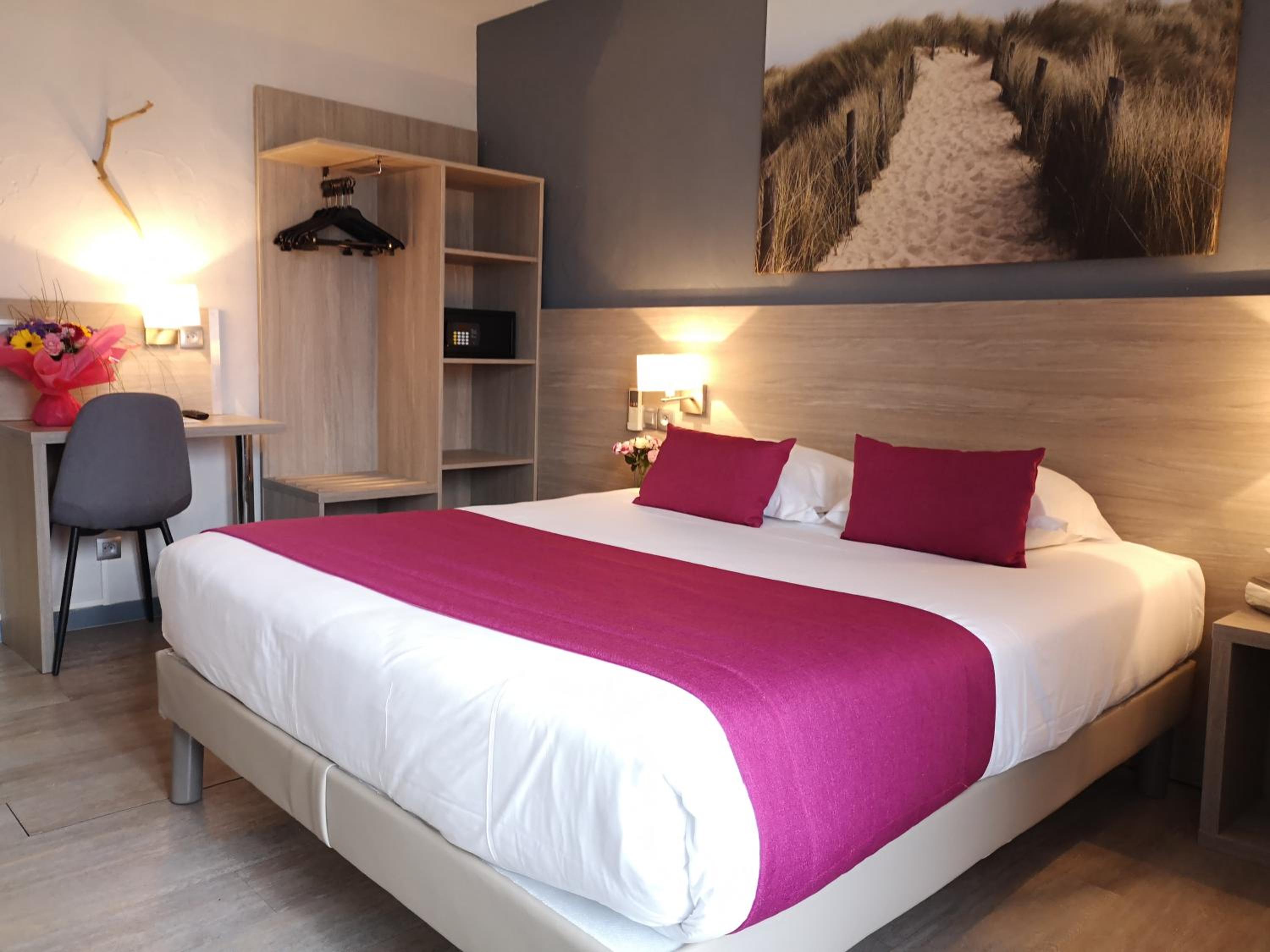 Double Room with Balcony - Photo 1
