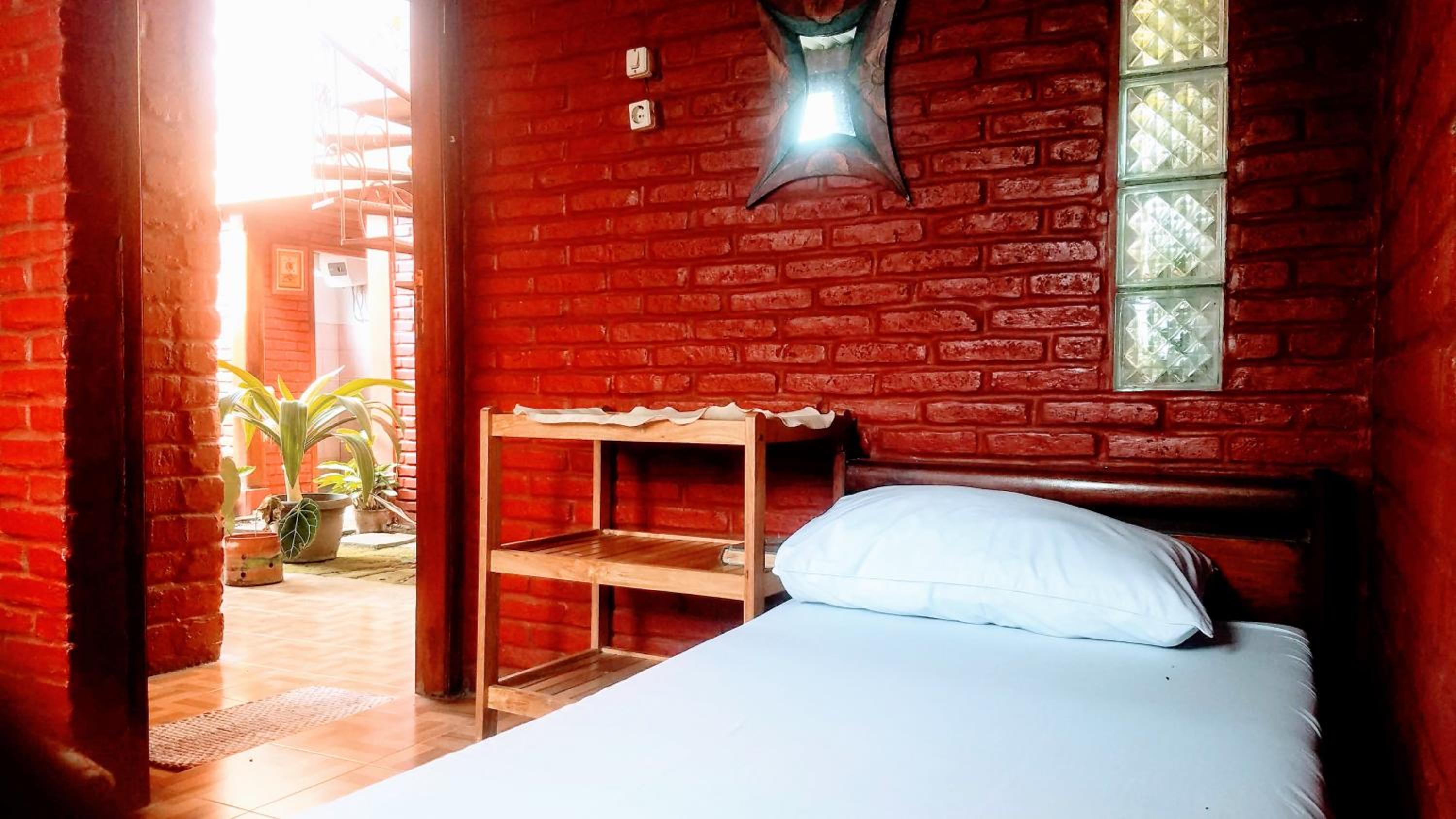 Villa - Photo 1