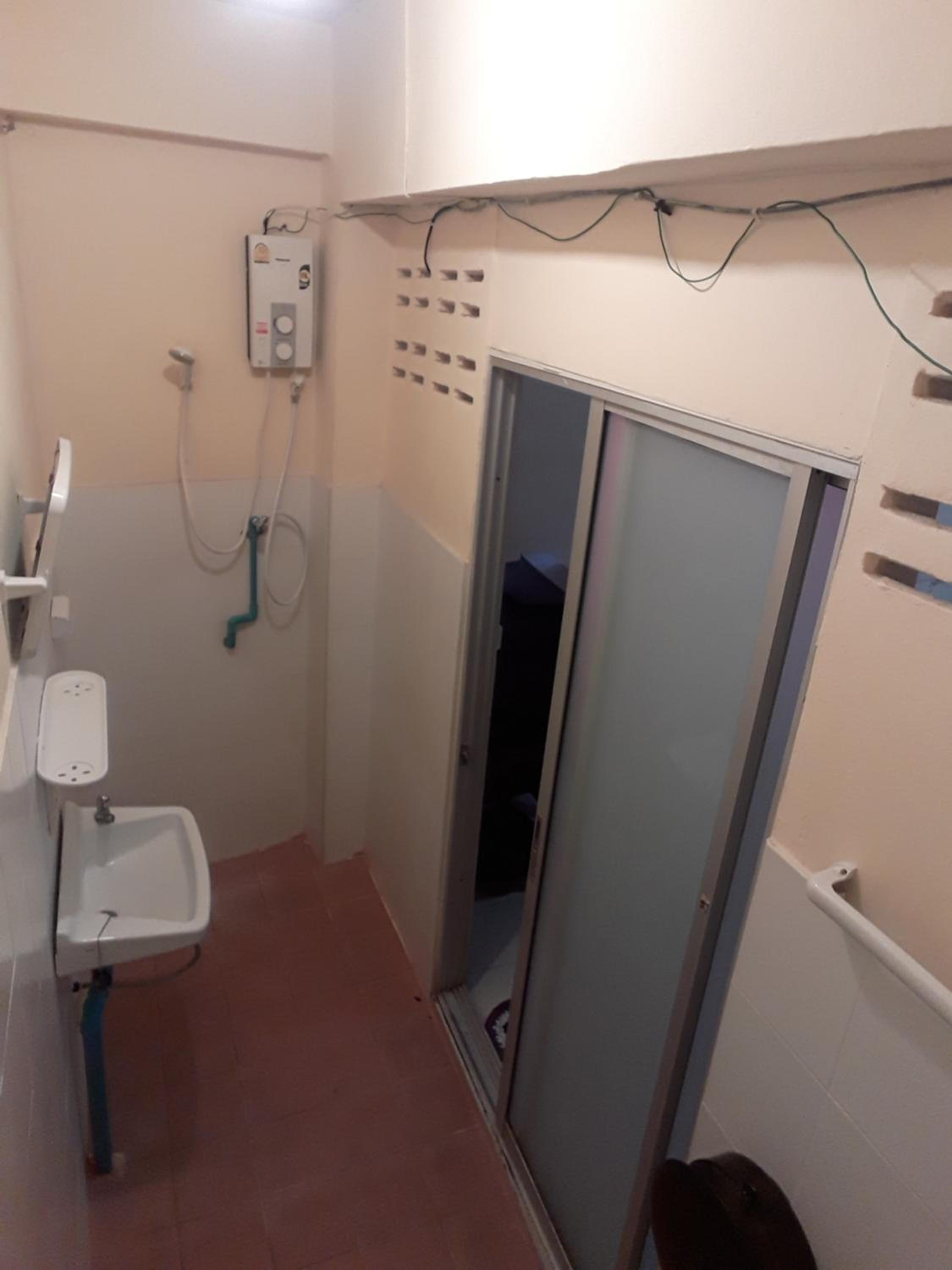 Small Double Room - Photo 13