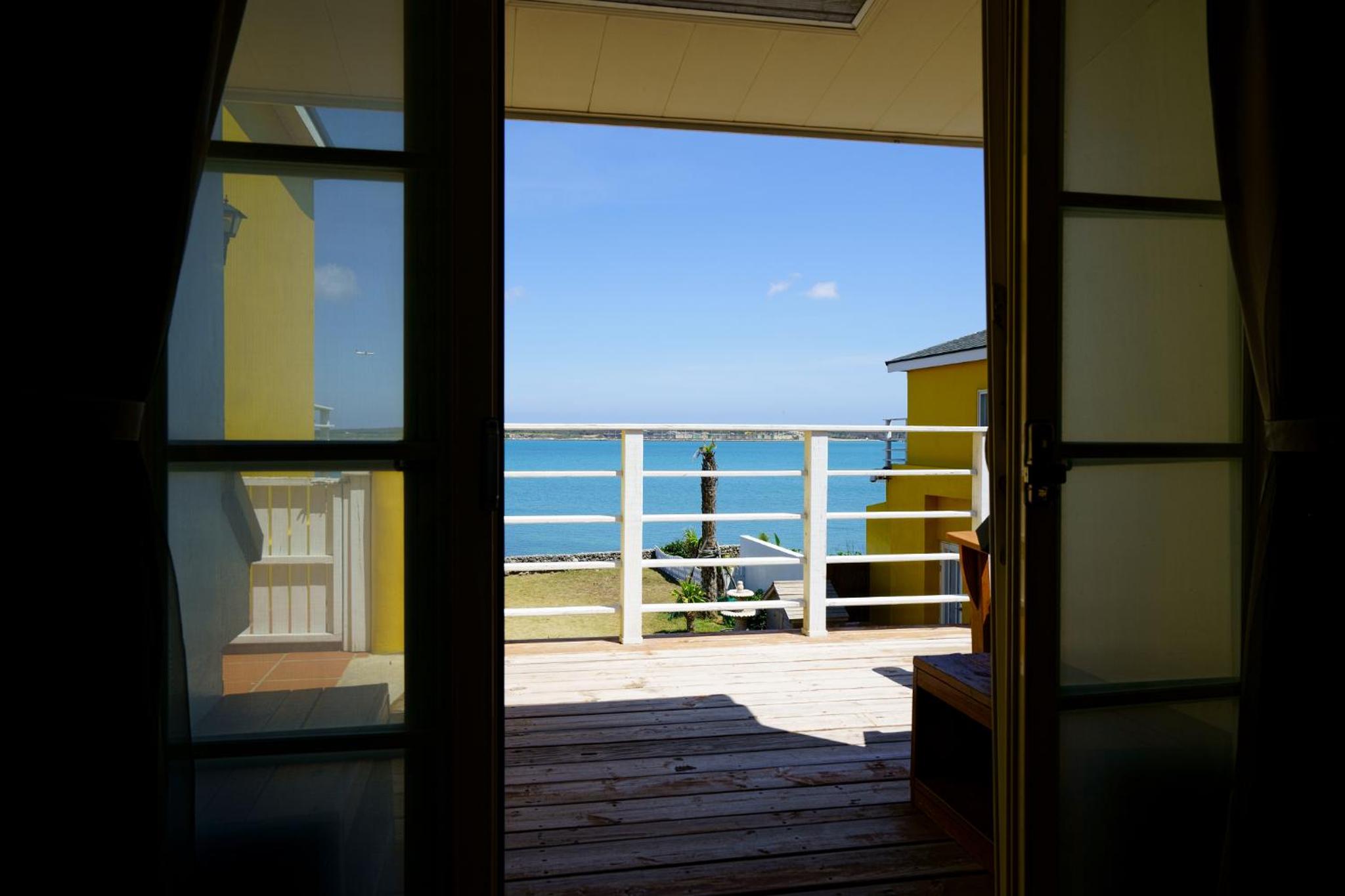 Double Room with Sunrise Sea View - Photo 9
