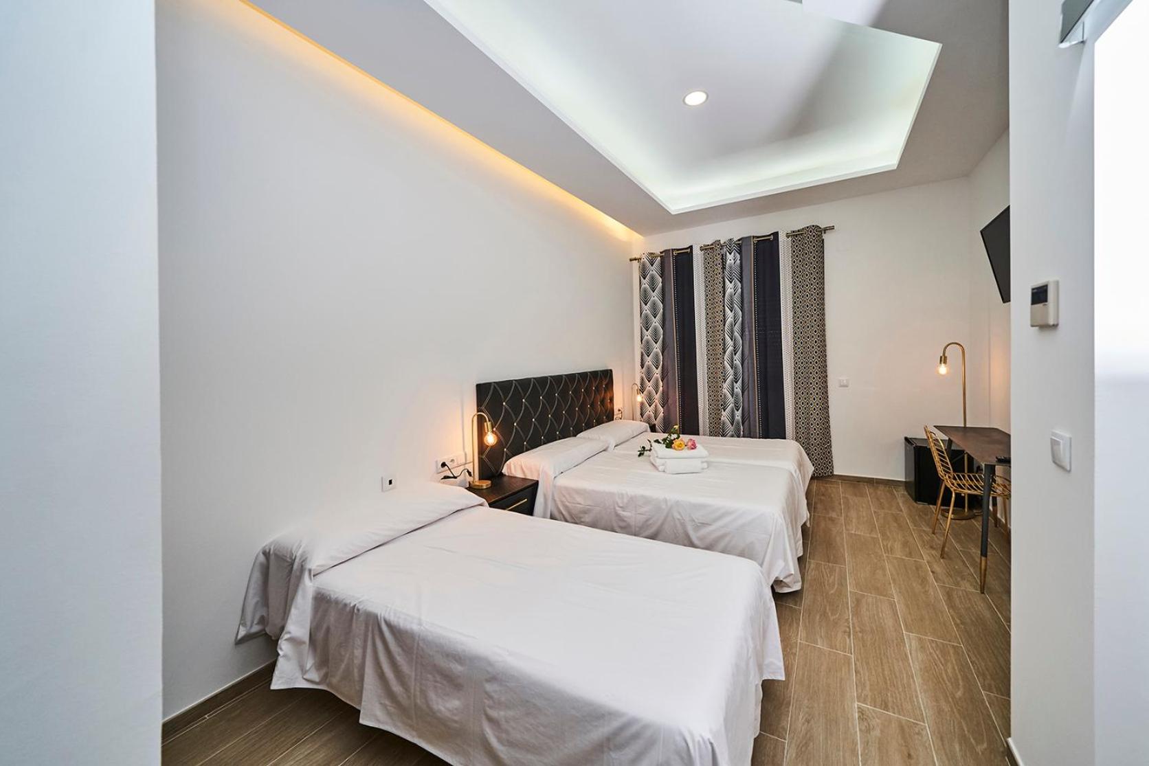 Triple Room with Pool View photo 3
