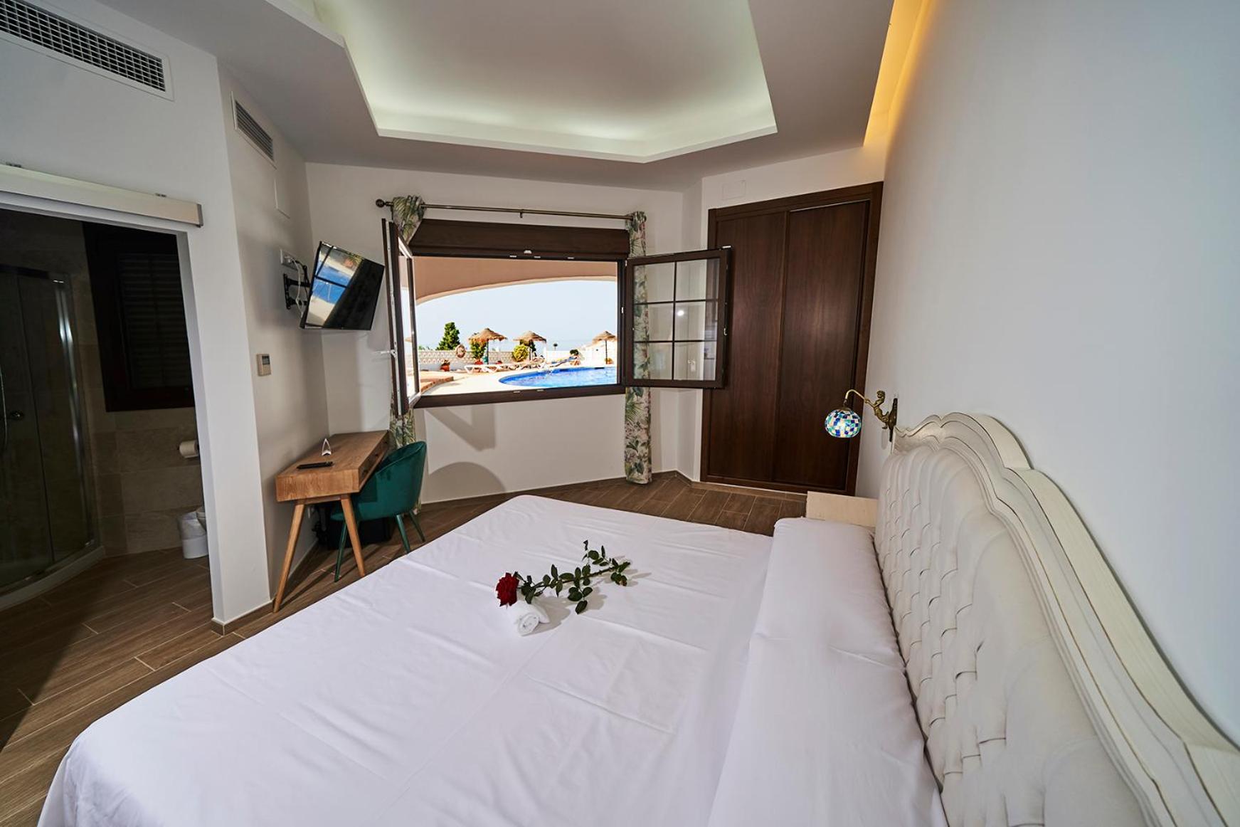 Habitación Doble o con Dos Camas con Vista a la Piscina