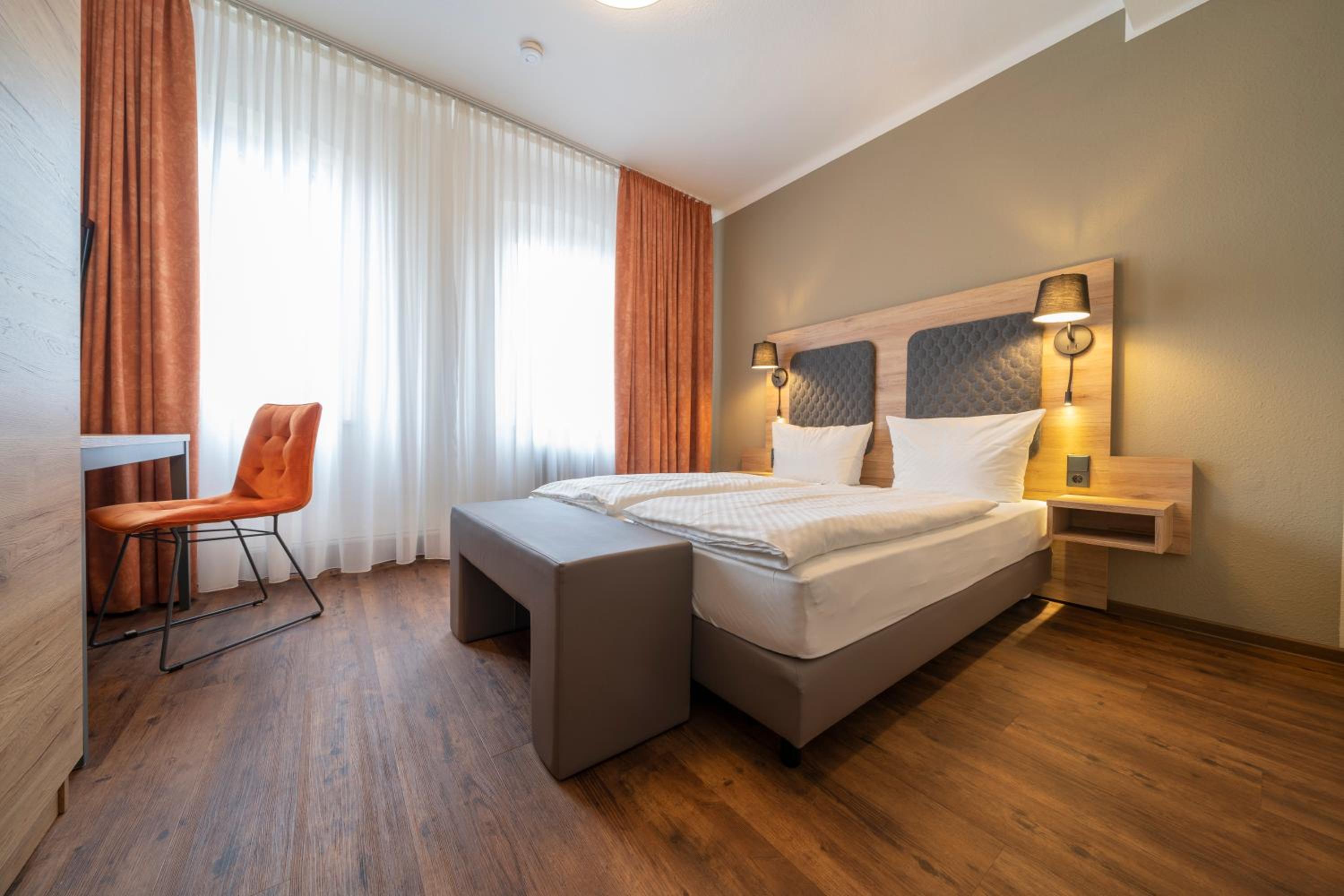 Standard Double or Twin Room - Photo 23