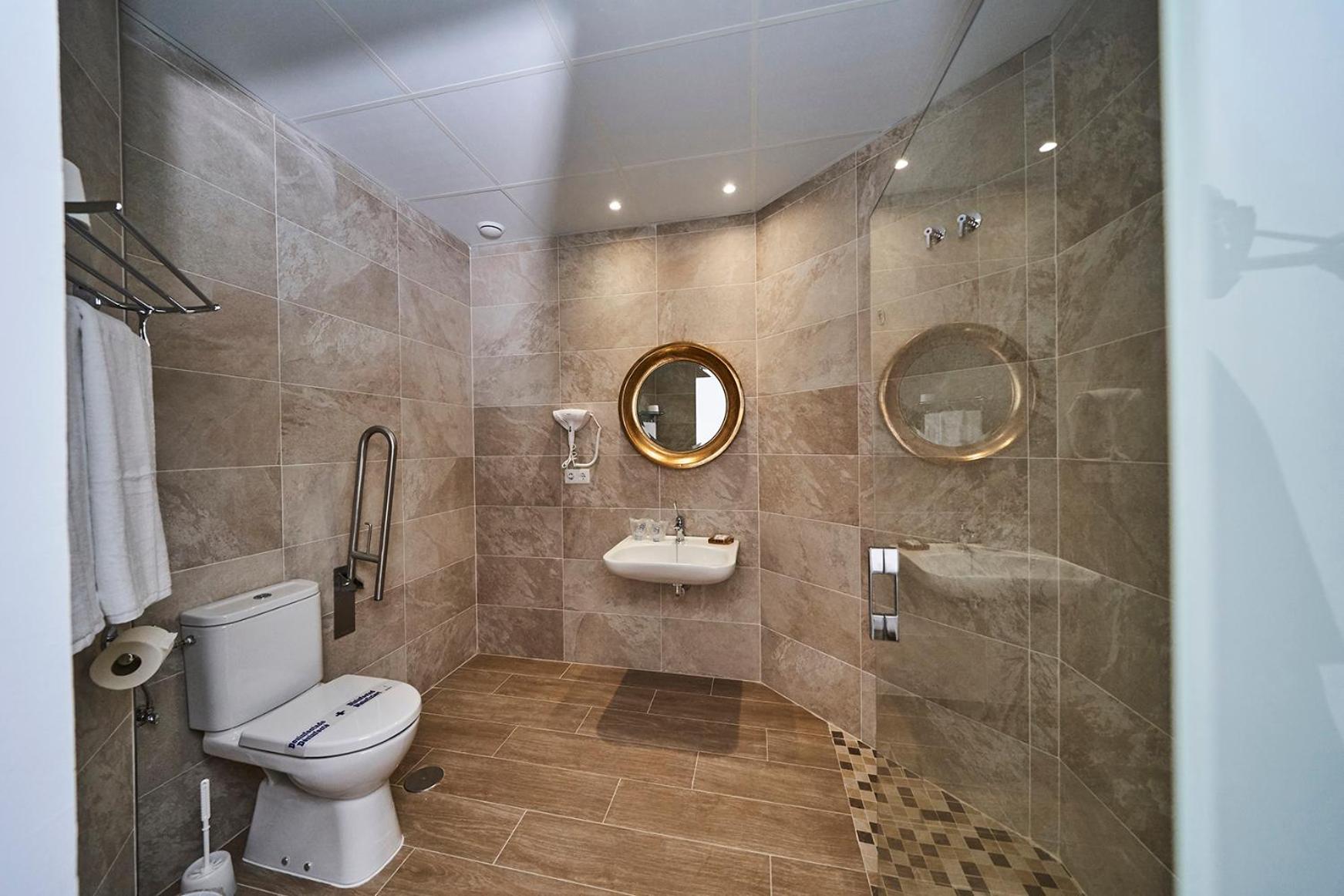 Triple Room with Pool View photo 2
