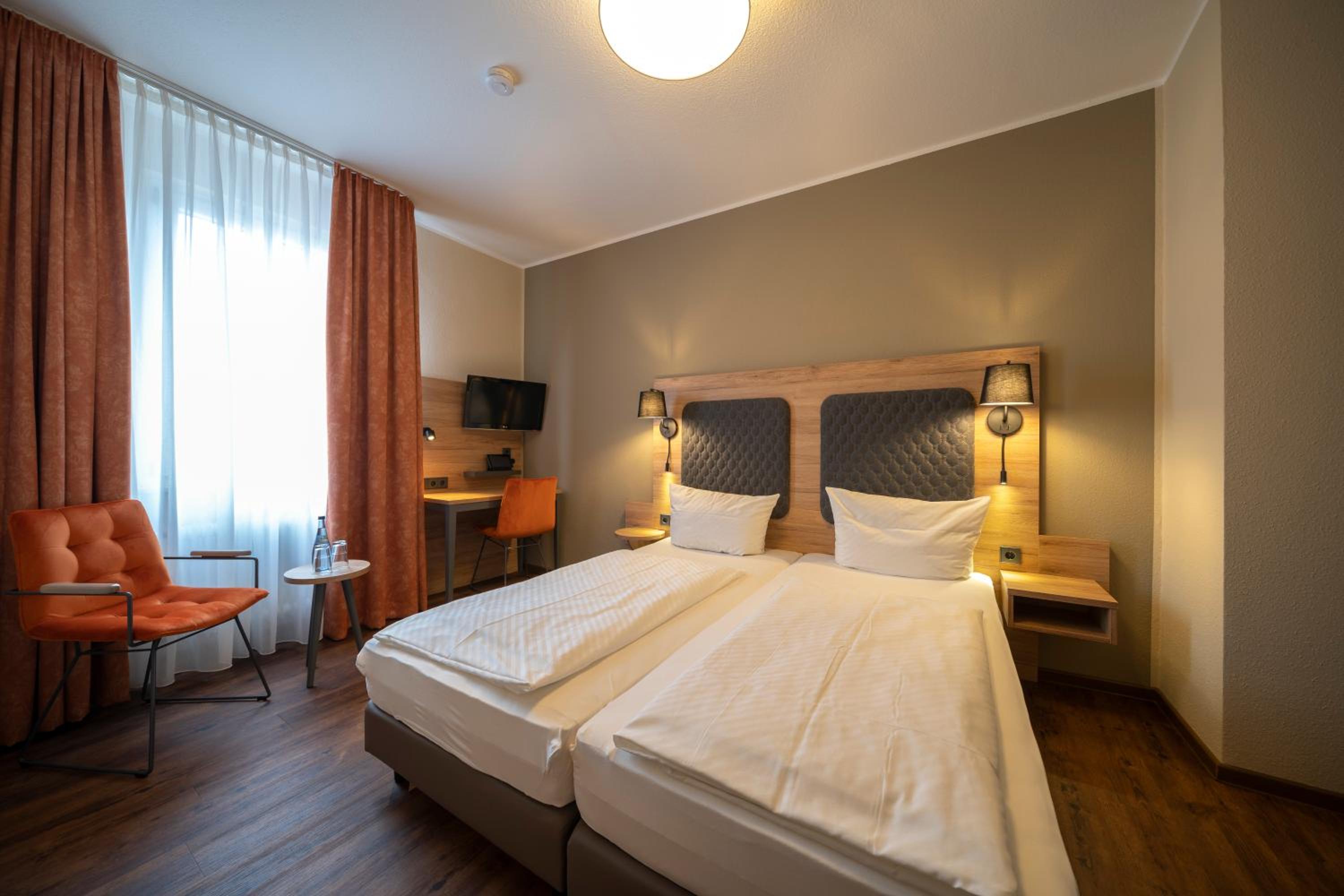 Standard Double or Twin Room - Photo 24