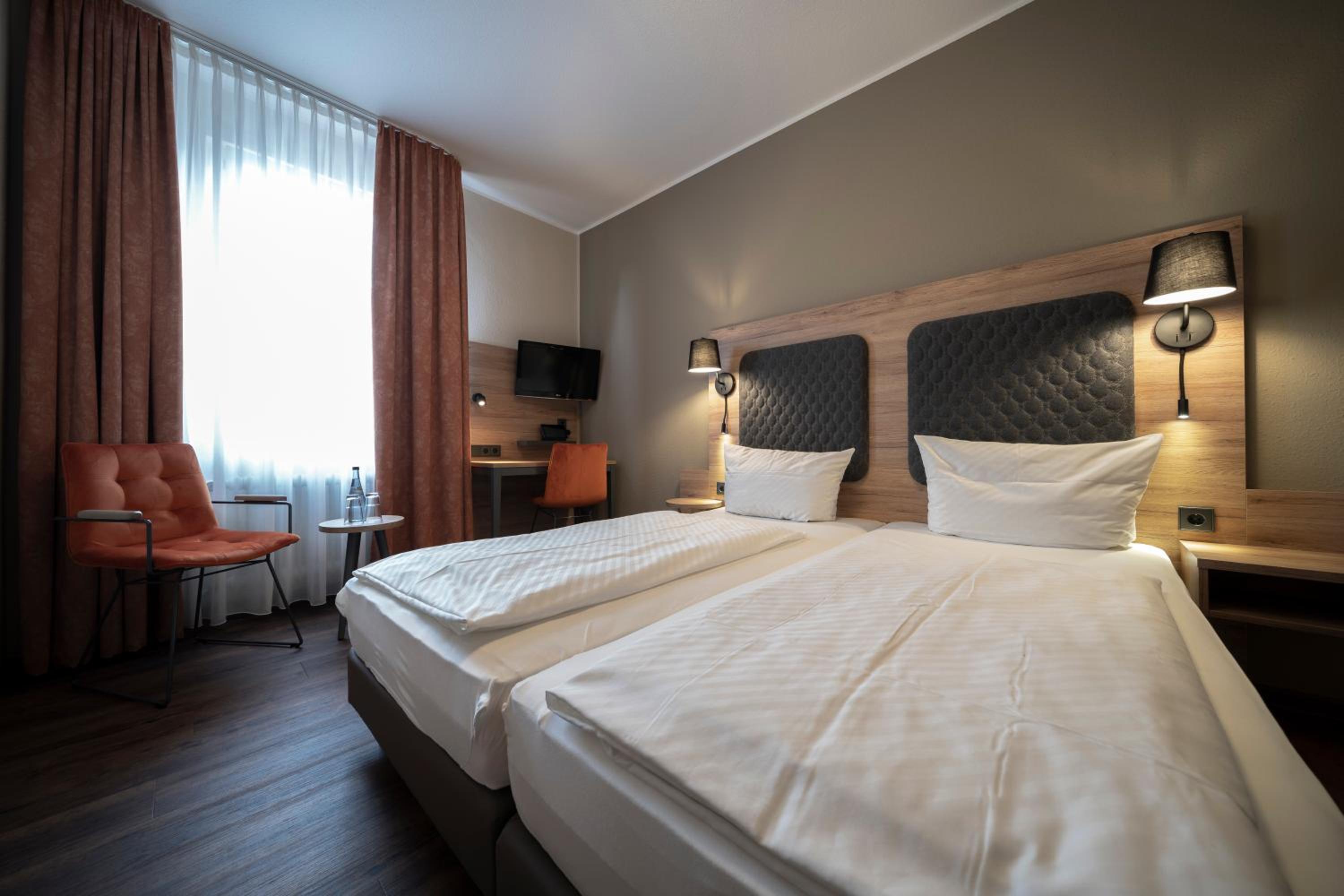 Standard Double or Twin Room - Photo 28
