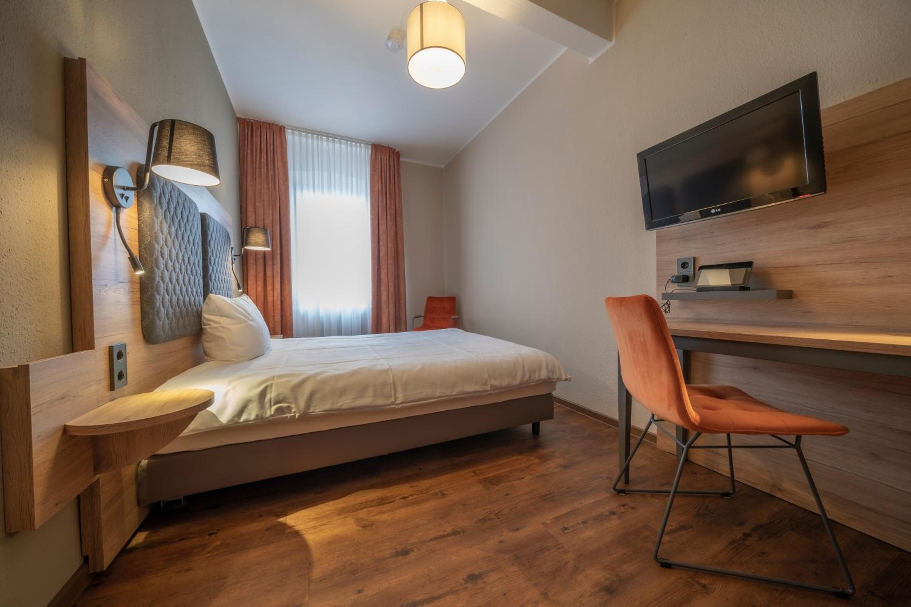 Standard Double or Twin Room - Photo 31