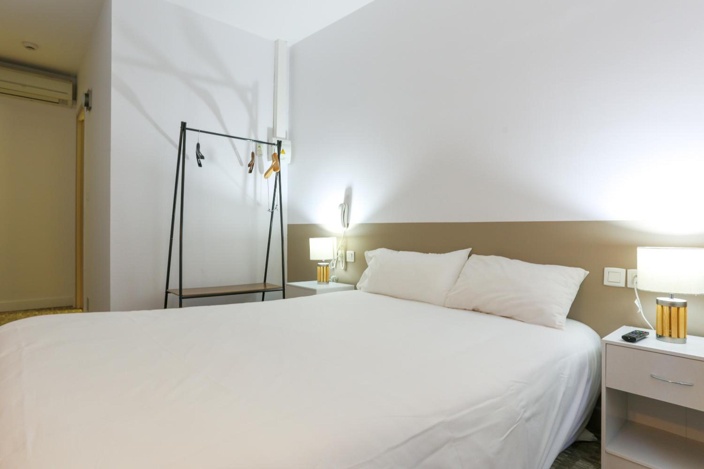 Standard Double Room - Photo 5